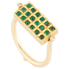 Amrapali Jewels 18 Karat Gold, Diamond and Emerald Ring