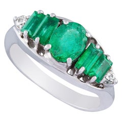 Amrapali Jewels 18 Karat Gold, Emerald and Diamond Ring