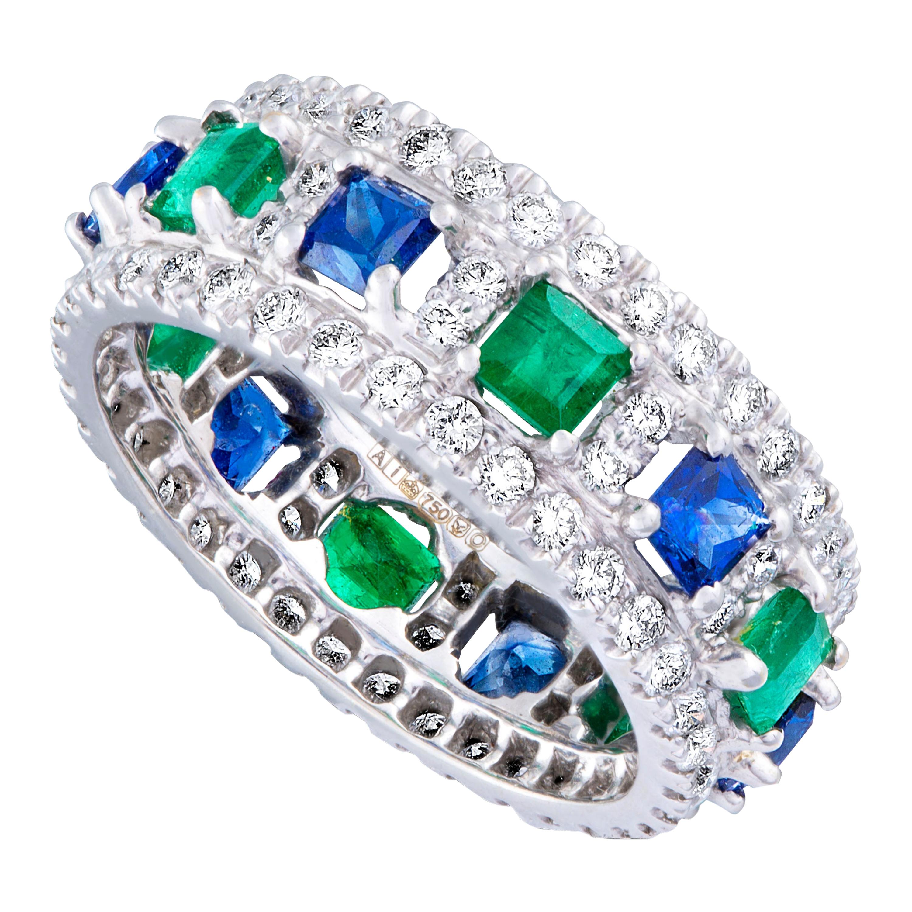 Amrapali Jewels 18 Karat Gold, Sapphire, Emerald and Diamond Ring For Sale