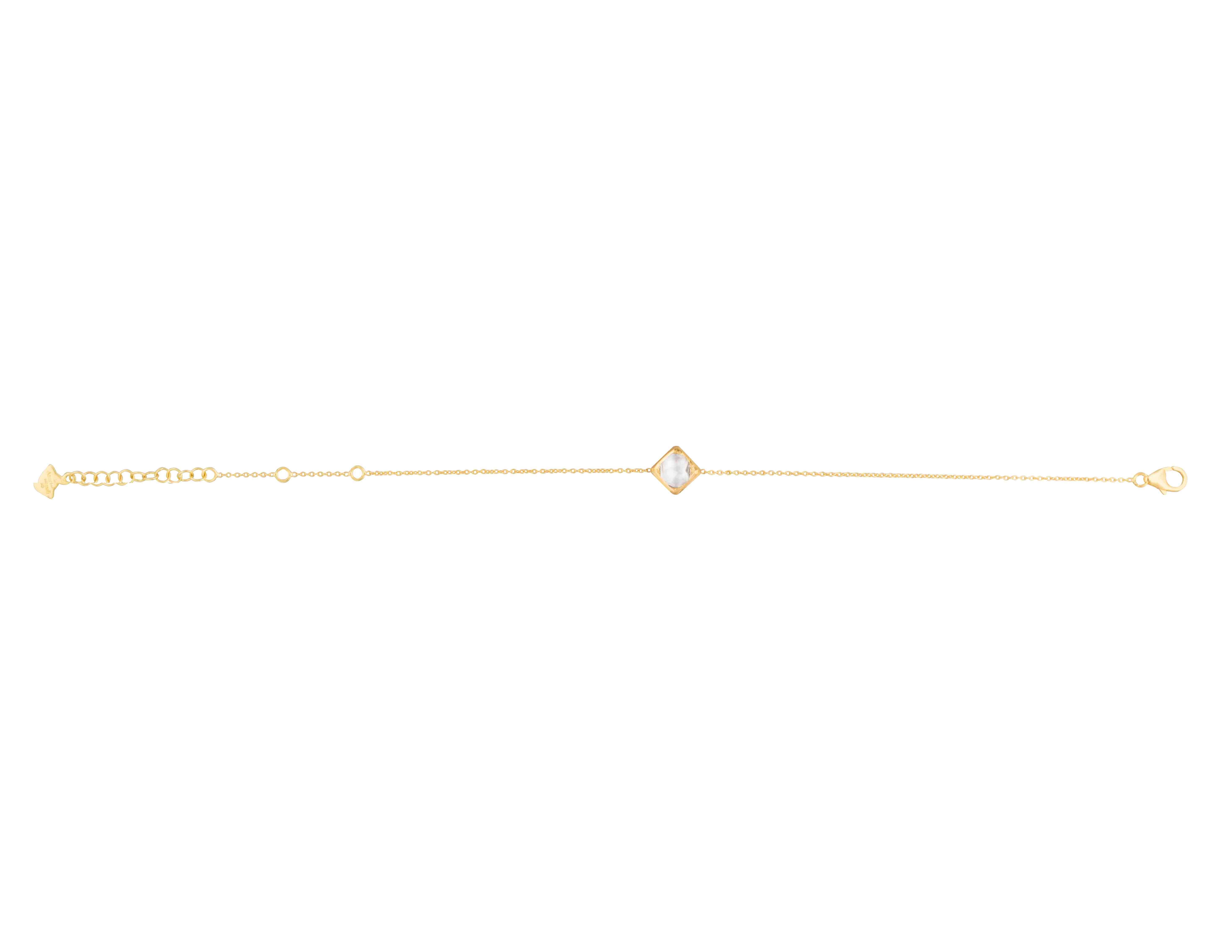 Amrapali Jewels 18k gold and Diamond bracelet  

Diamond weight - 0.040ct

Length - 6-8in