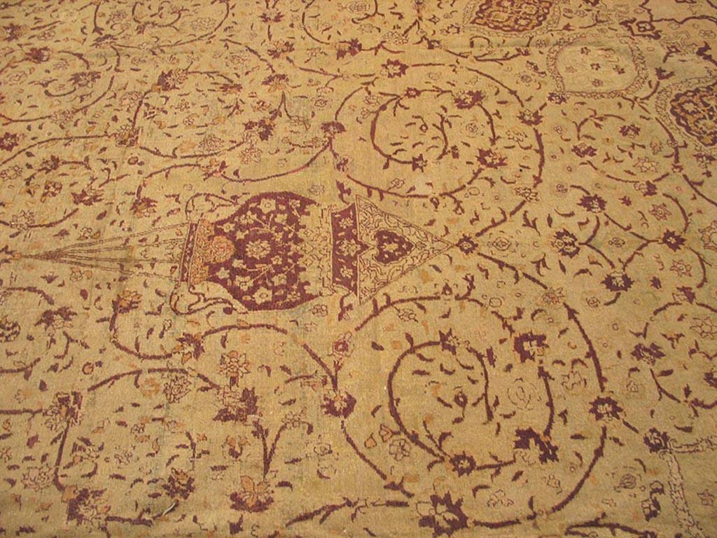 Agra Early 20th Century N. Amritsar Carpet ( 14 x 27' - 427 x 823 ) For Sale