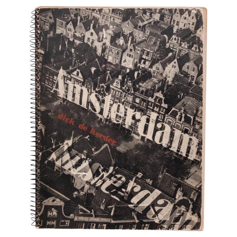 „Amsterdam“ von Dick de Herder, 1947: Fotoreise in eine historische Stadt im Angebot