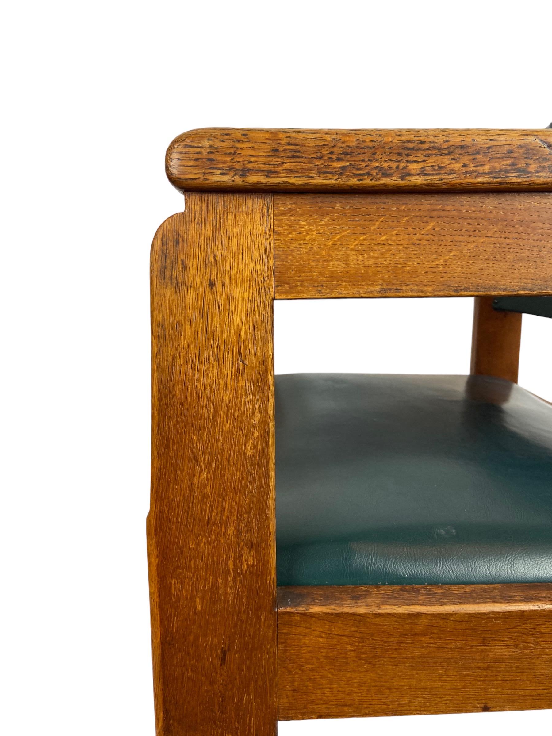 Amsterdam School Armchair “J.A. Huizinga” In Good Condition For Sale In LELYSTAD, FL