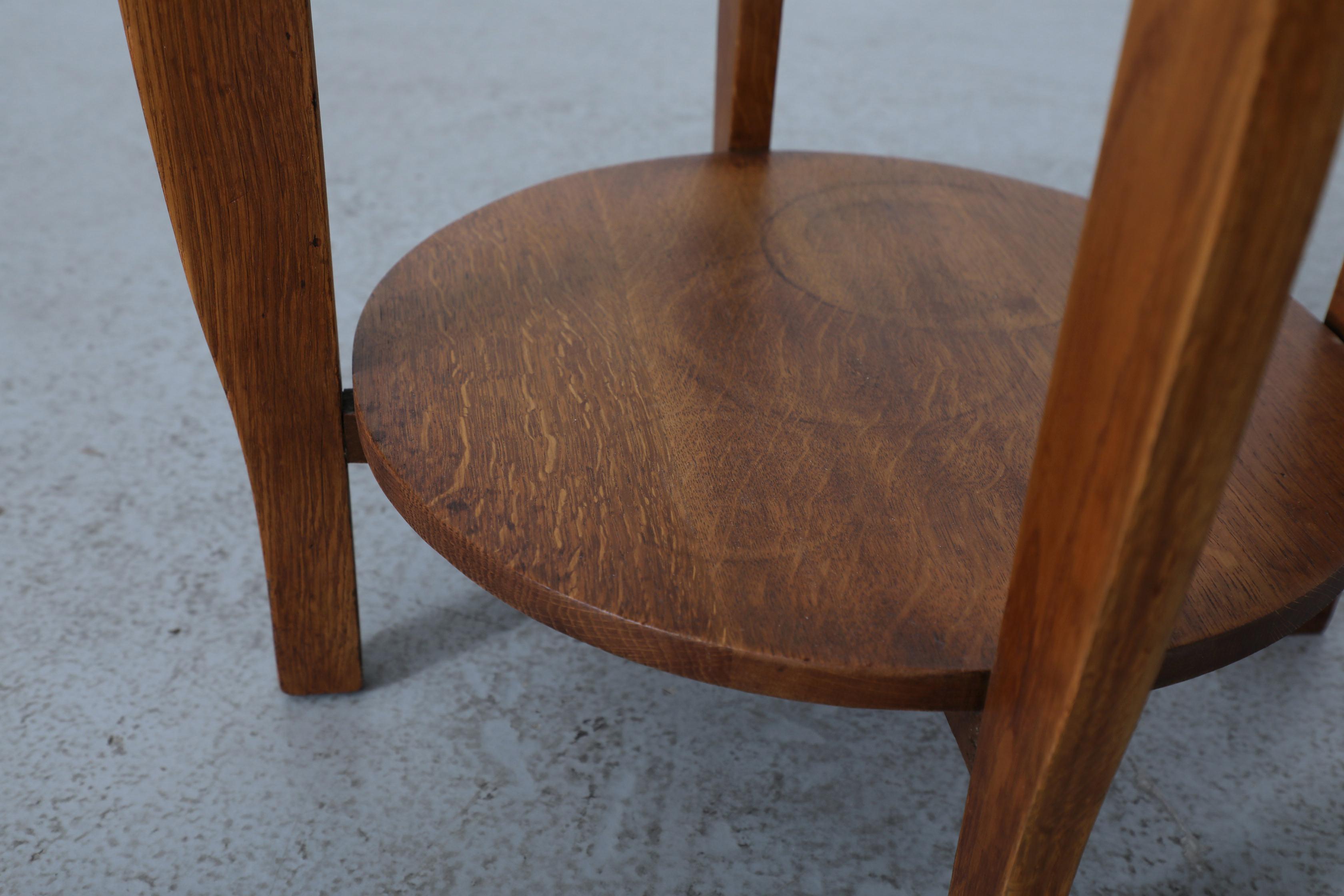 Amsterdam School Art Deco Zweistöckiger Eichenbeistelltisch Pflanzenständer, 1920er Jahre im Angebot 4