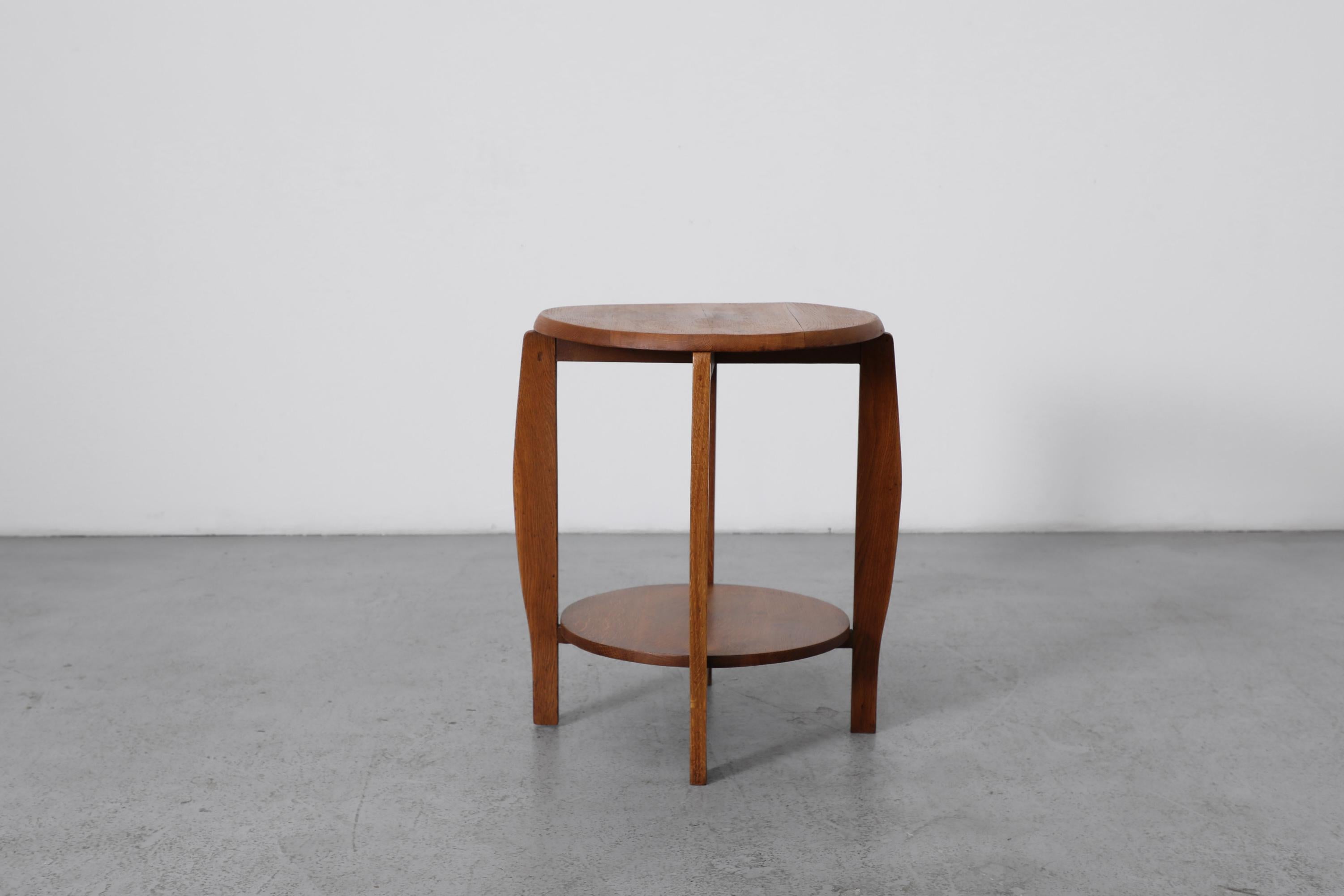 Amsterdam School Art Deco Zweistöckiger Eichenbeistelltisch Pflanzenständer, 1920er Jahre (Niederländisch) im Angebot