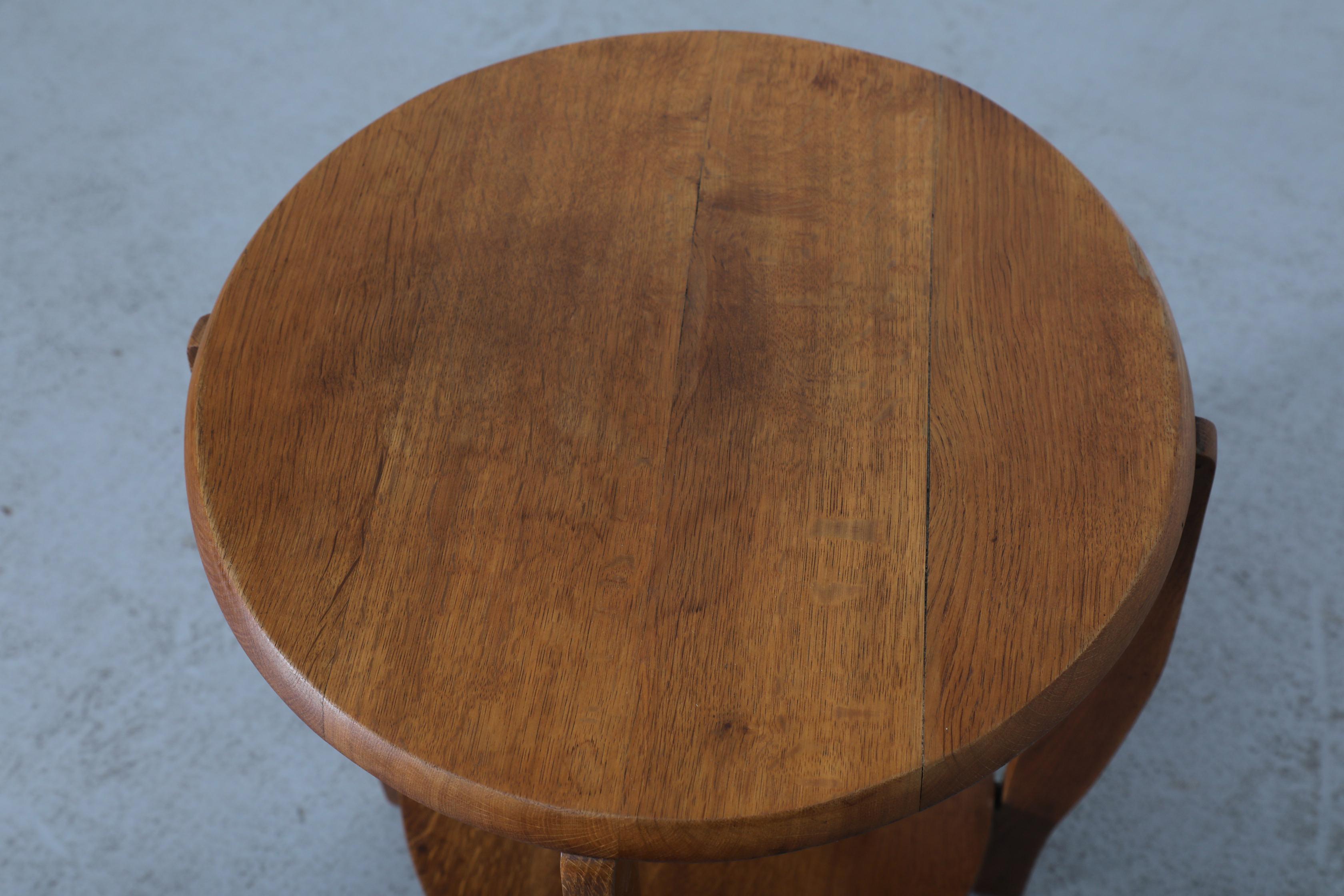 Amsterdam School Art Deco Zweistöckiger Eichenbeistelltisch Pflanzenständer, 1920er Jahre im Angebot 1