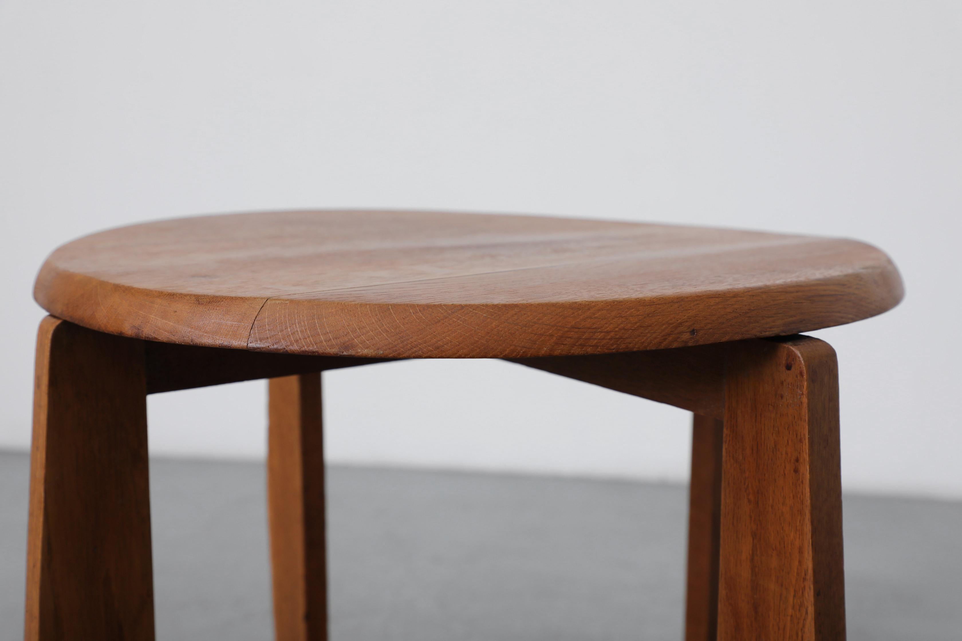 Amsterdam School Art Deco Zweistöckiger Eichenbeistelltisch Pflanzenständer, 1920er Jahre im Angebot 2