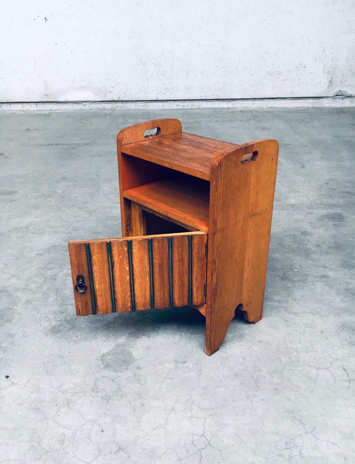 Meuble de chevet Amsterdam School Design, Pays-Bas années 1920 en vente 3