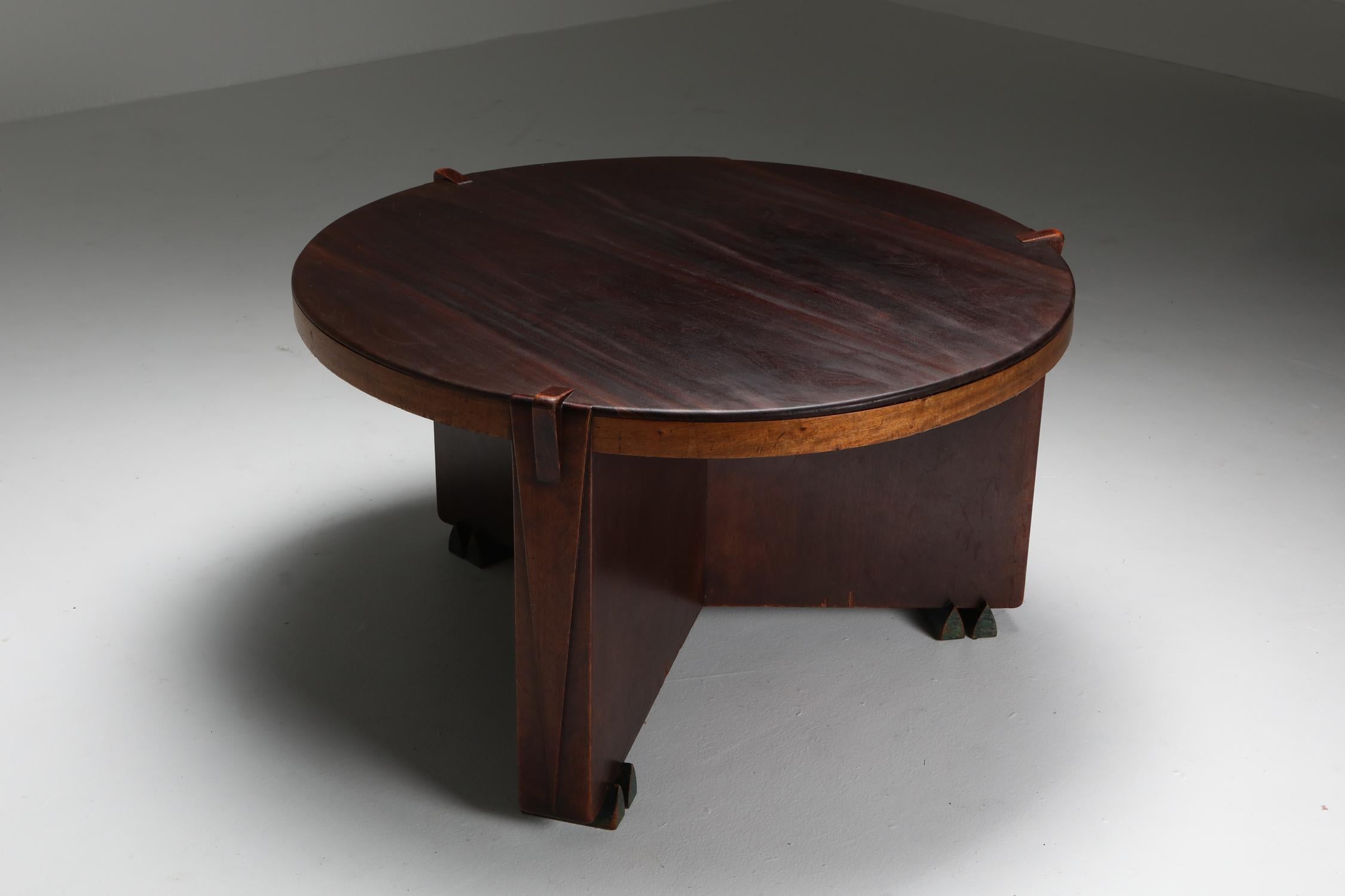 Table moderniste de l'école d'Amsterdam par Hildo Krop Bon état - En vente à Antwerp, BE