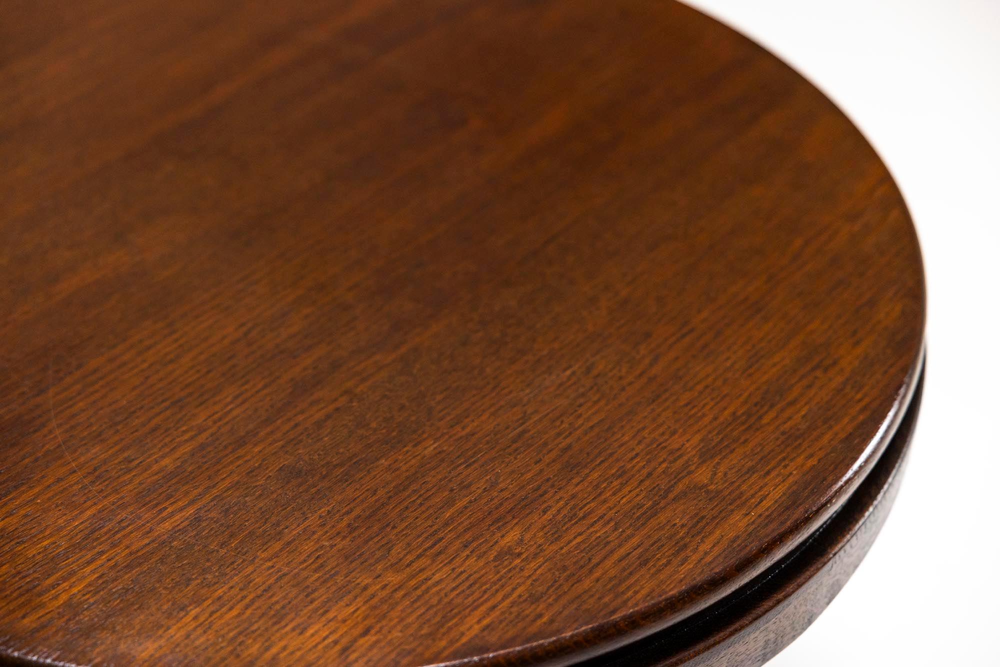 Amsterdam School Round Side Table in Dark Oak, The Netherlands 1930s 2