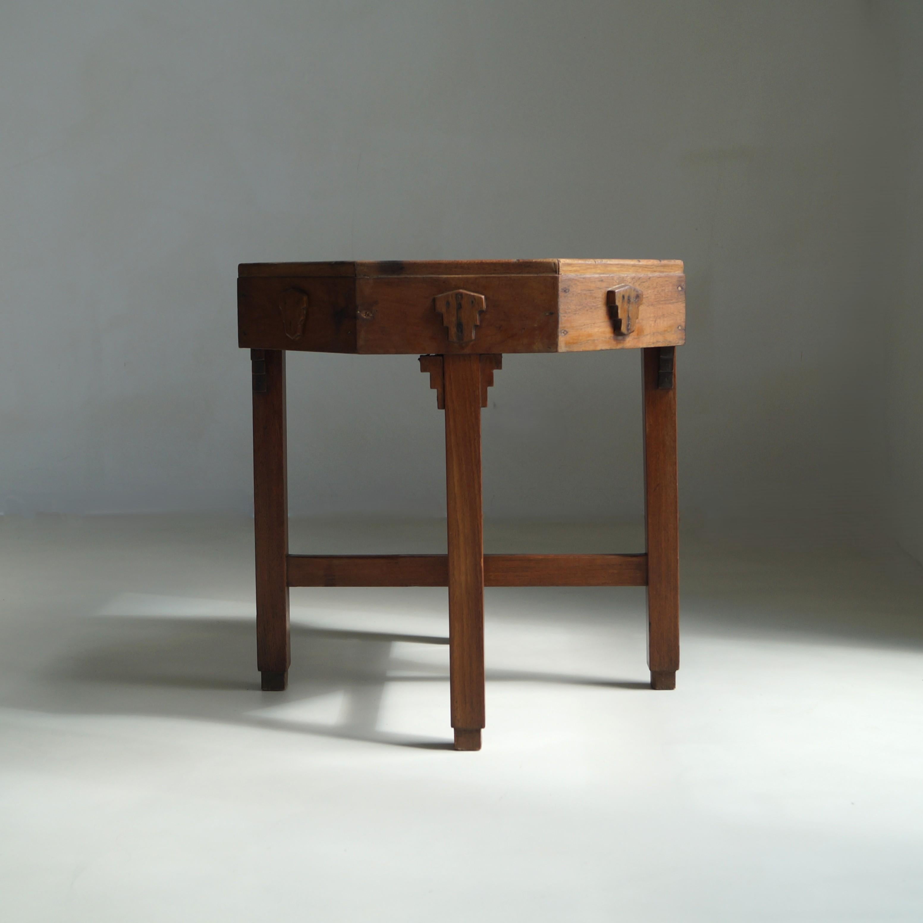Amsterdam School Table with Marble Inlay, Dutch-Indonesian Art Deco, 1920s–30s In Good Condition For Sale In EVERDINGEN, NL
