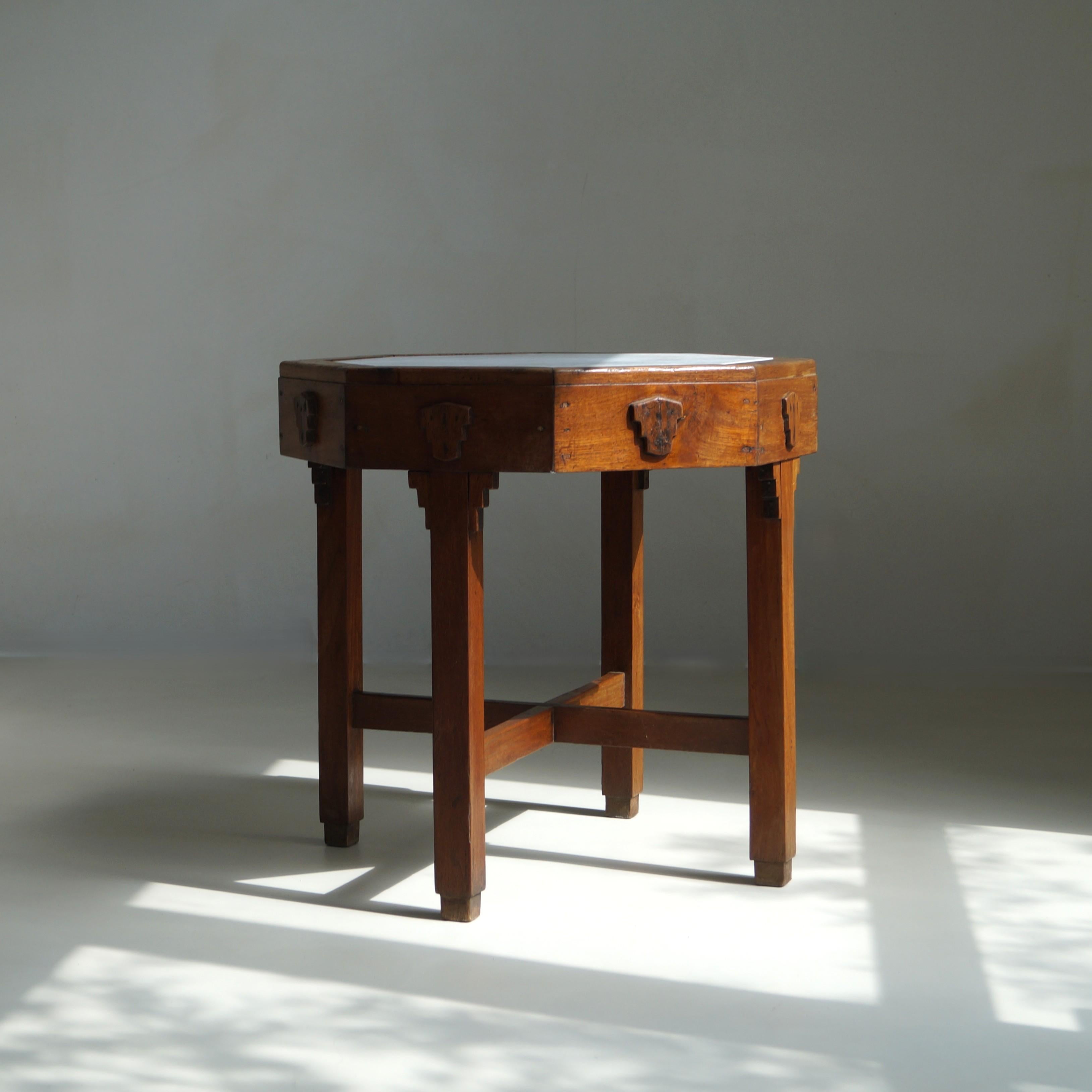 Amsterdam School Table with Marble Inlay, Dutch-Indonesian Art Deco, 1920s–30s For Sale 1