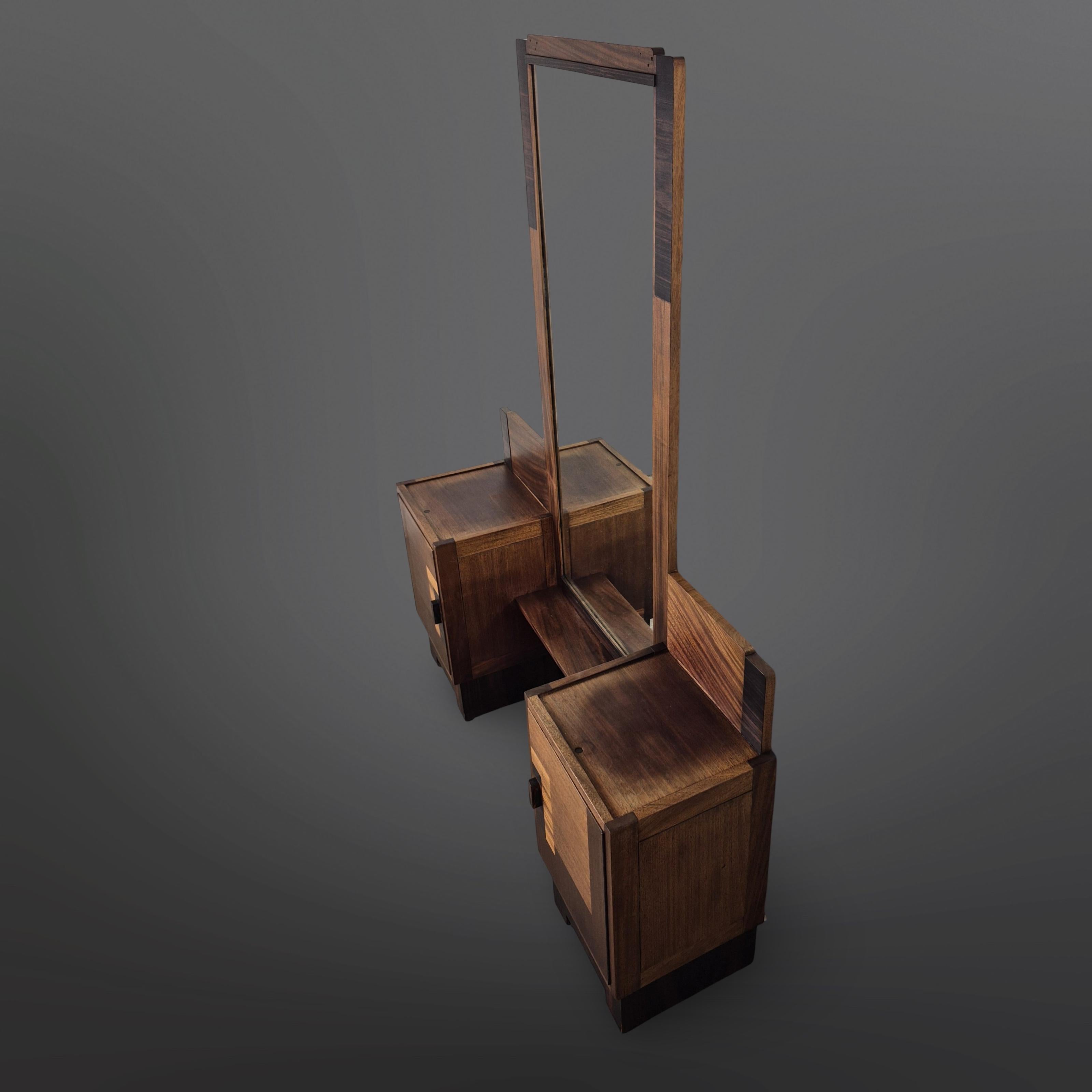 Néerlandais Vanité de l'école d'Amsterdam par 't Woonhuys Amsterdam, Pays-Bas années 1920 en vente