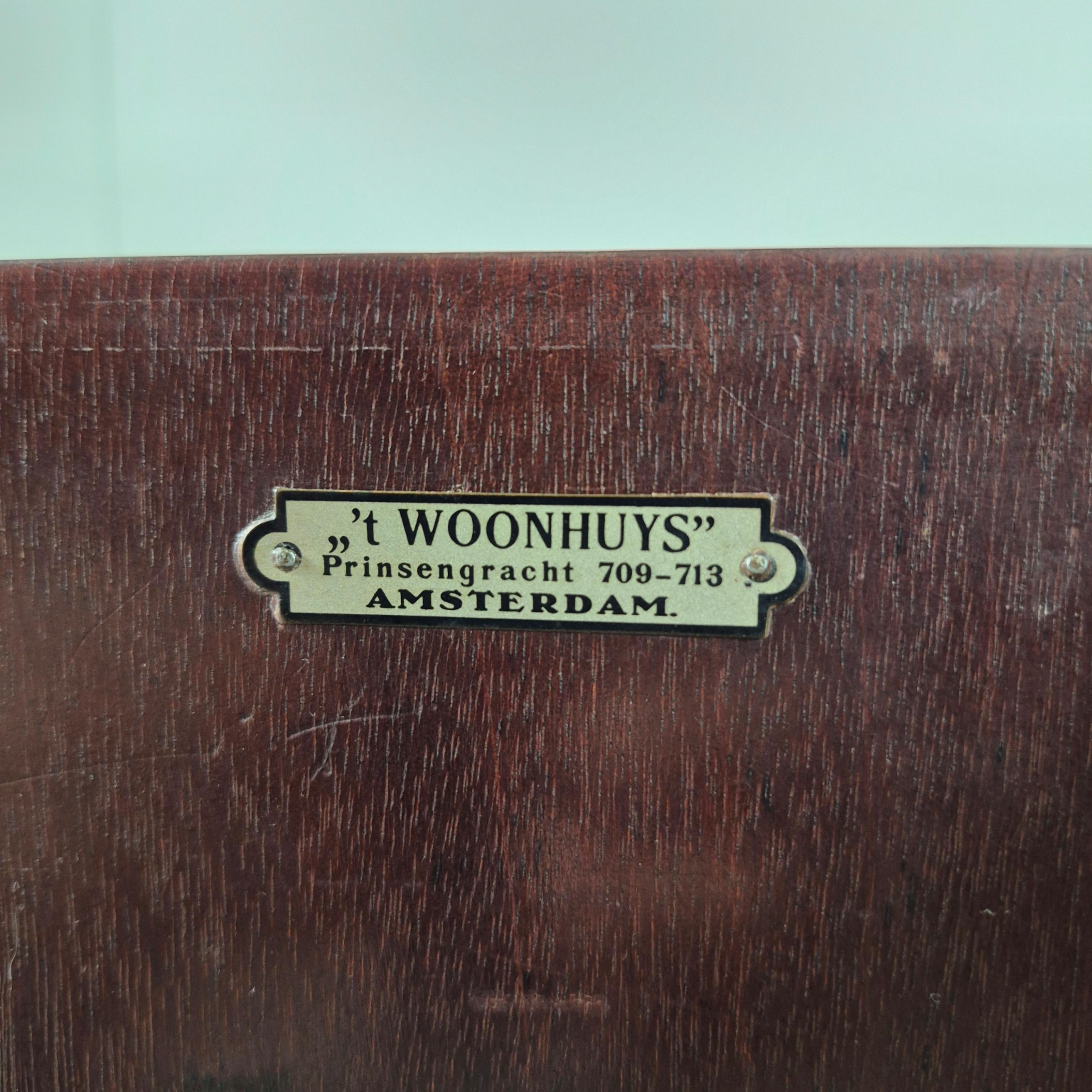 École d'Amsterdam Vanité de l'école d'Amsterdam par 't Woonhuys Amsterdam, Pays-Bas années 1920 en vente