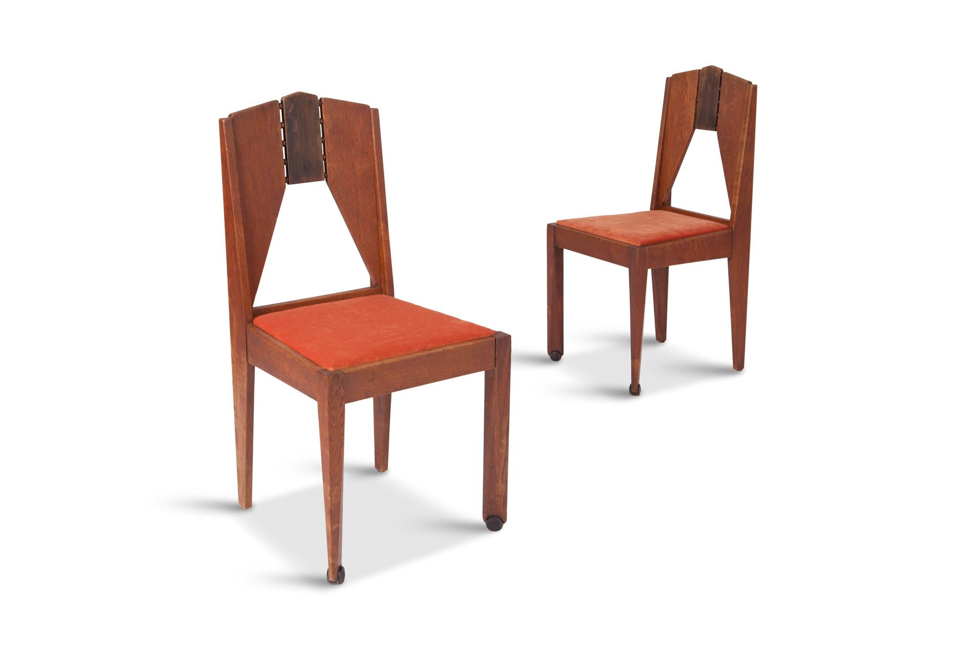 Amsterdamse School Dining Chairs in Skin Velvet  im Zustand „Relativ gut“ in Antwerp, BE