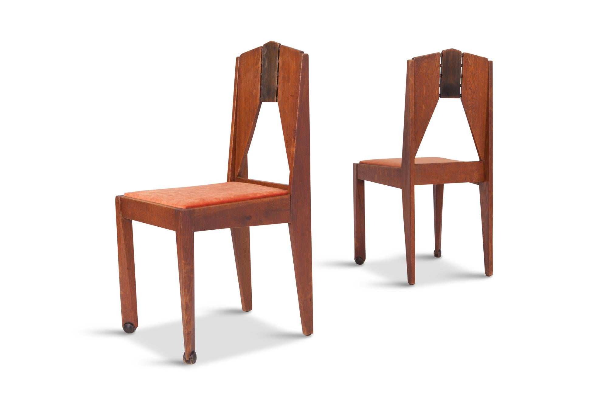 Amsterdamse School Dining Chairs in Skin Velvet  (Mitte des 20. Jahrhunderts)