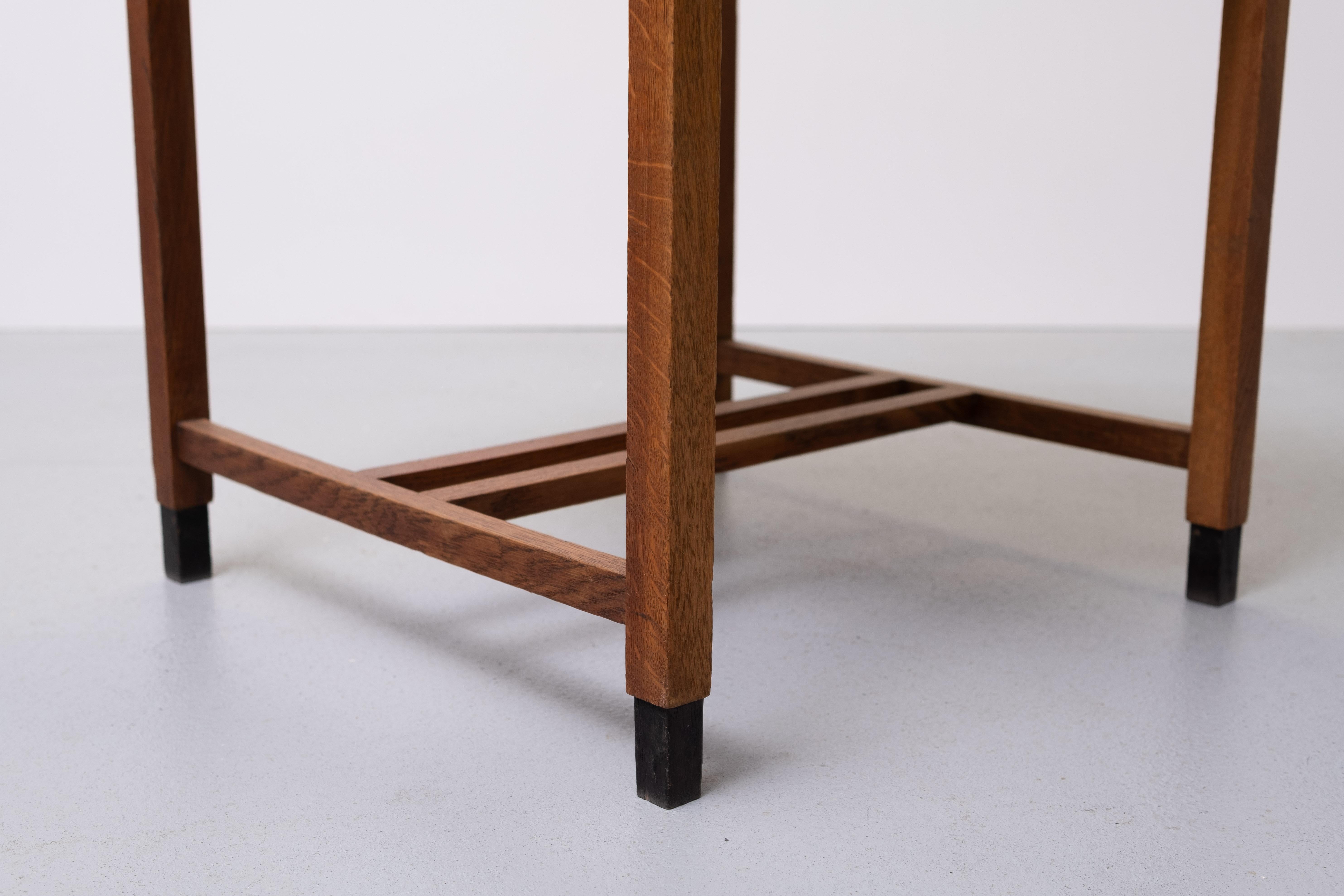 École d'Amsterdam  Table à écrire en Oak  Art déco néerlandais  1930s en vente 1