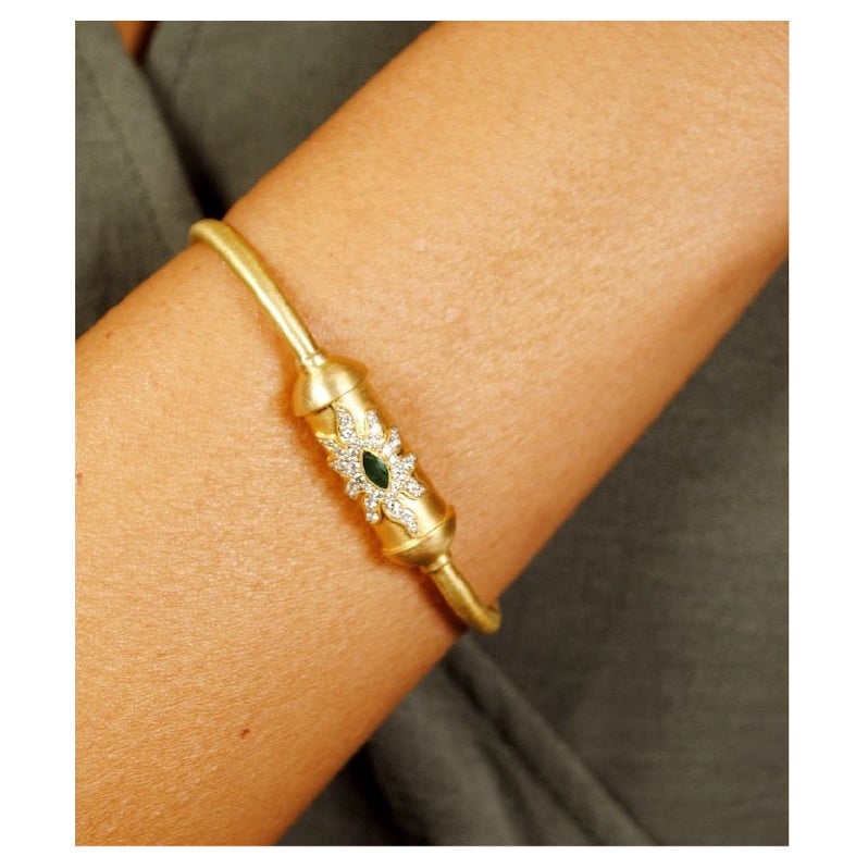 Amulet Container Bracelet in 18kt Gold, Emerald & Diamond For Sale