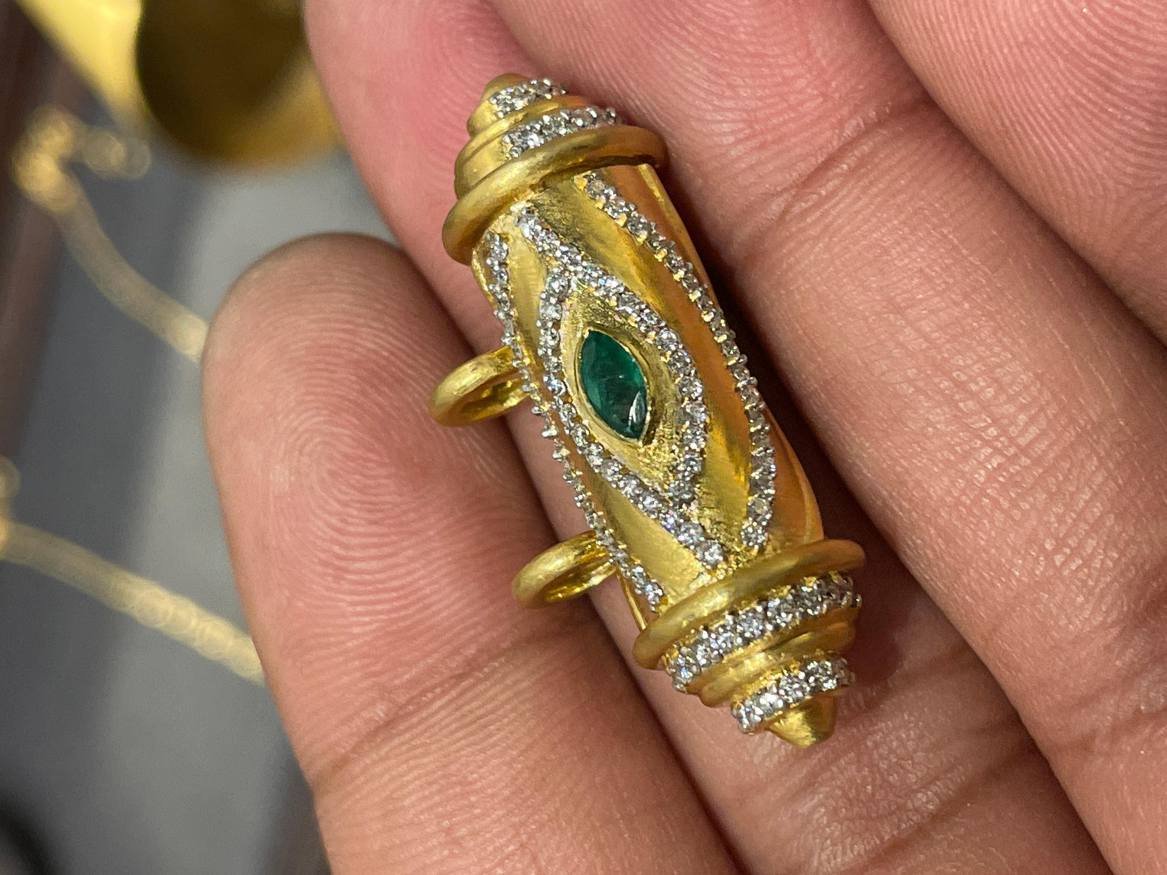 Revival Amuleto tridimensionale - Oro 18KT, smeraldi e diamanti naturali in vendita