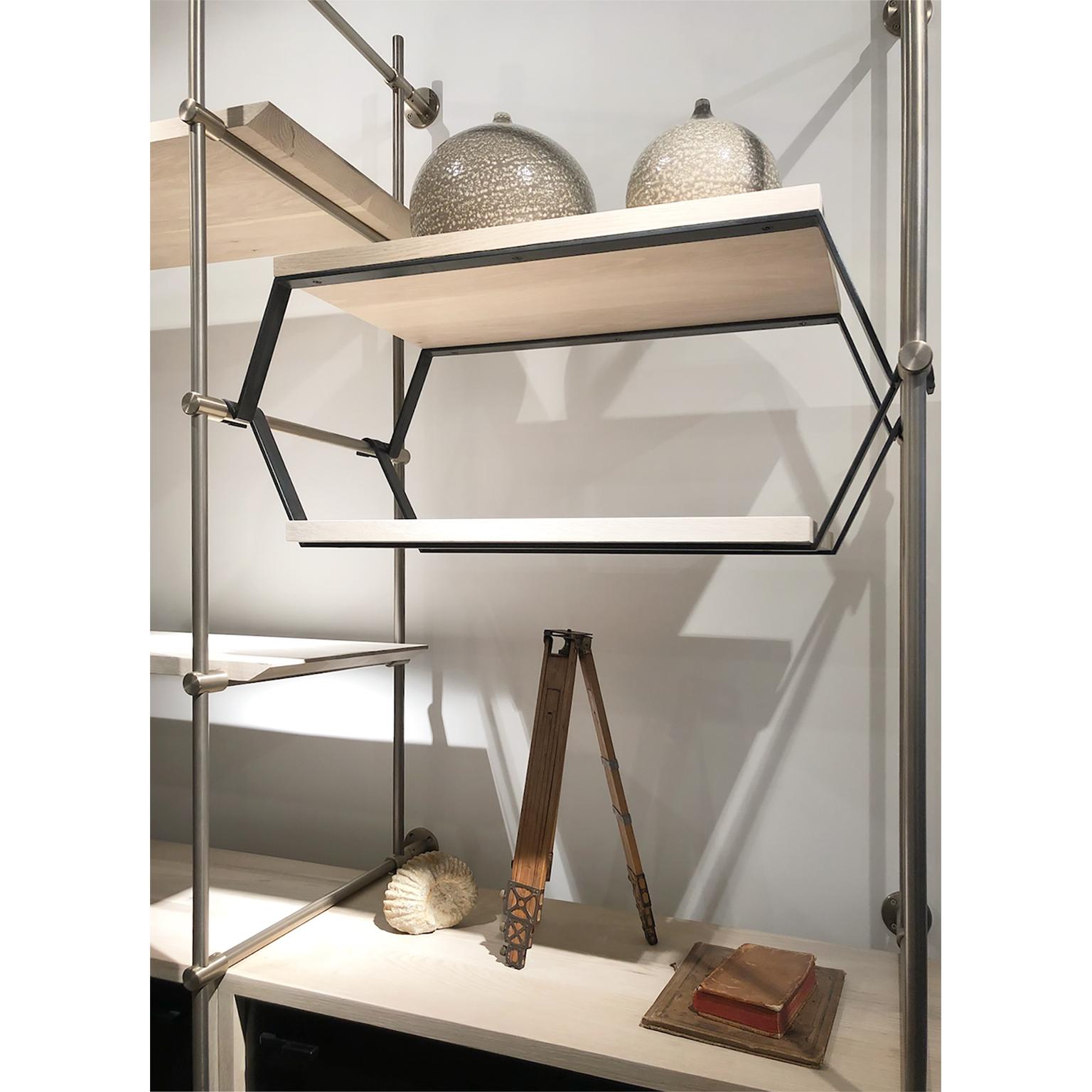 Libreria da collezione a 3 ripiani con credenza di Amuneal In condizioni Nuovo in vendita a New York, NY