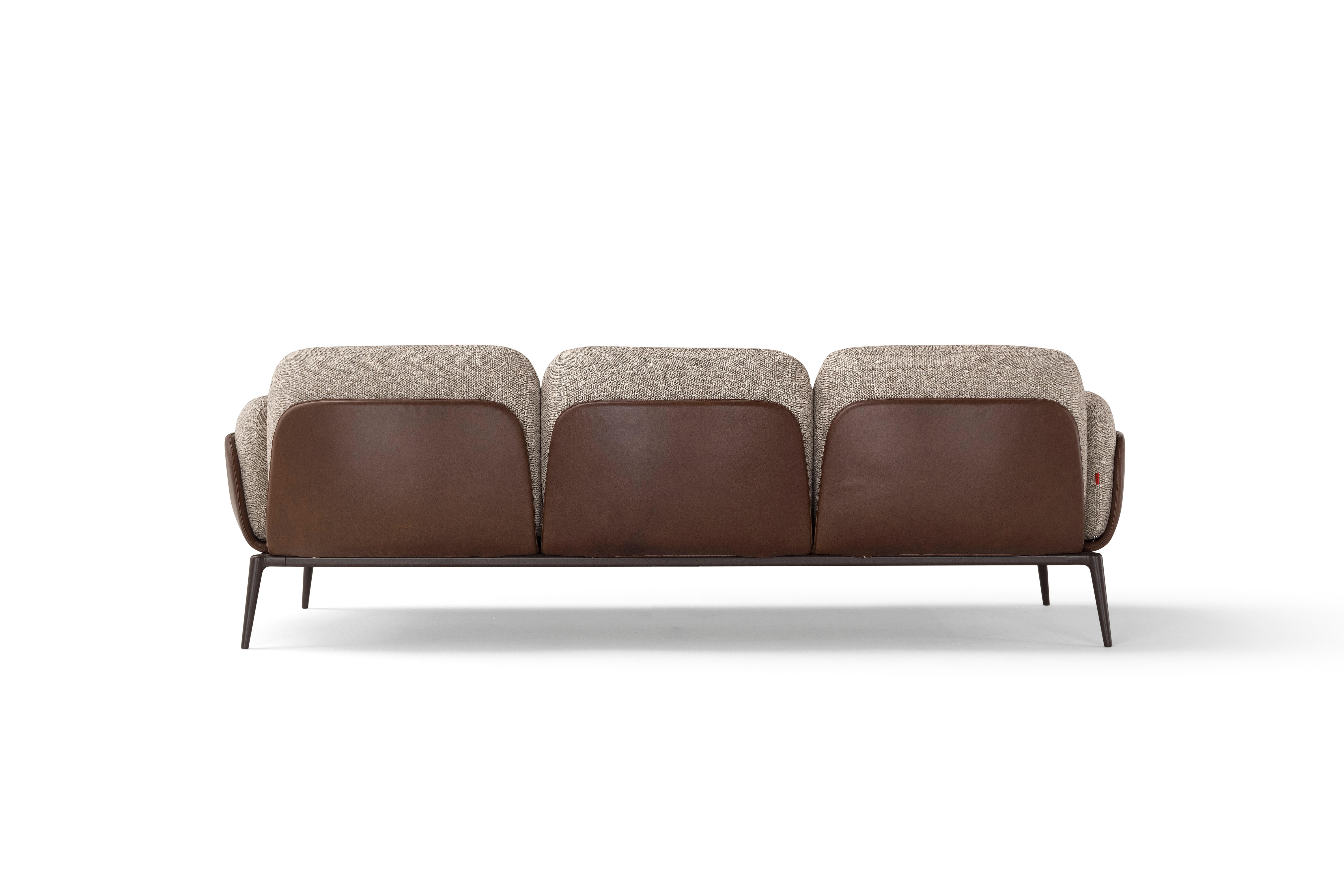 Modern Amura 'Brooklyn' Sofa in Oatmeal and Leather by Stefano Bigi For Sale