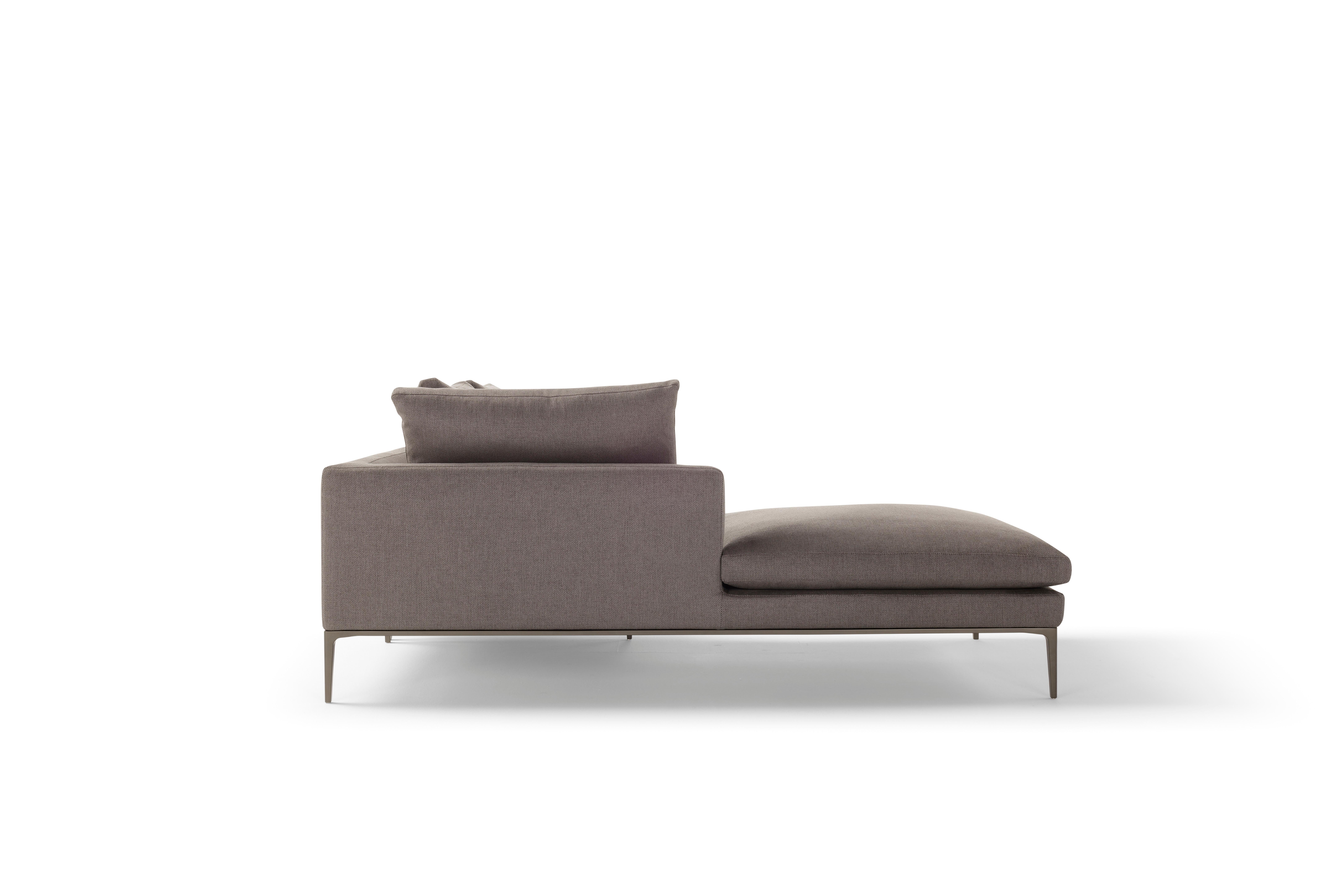 Amura 'Leonard' Chaise Lounge Sofa in Gray Fabric by Emanuel Gargano In New Condition For Sale In GRUMO APPULA (BA), IT