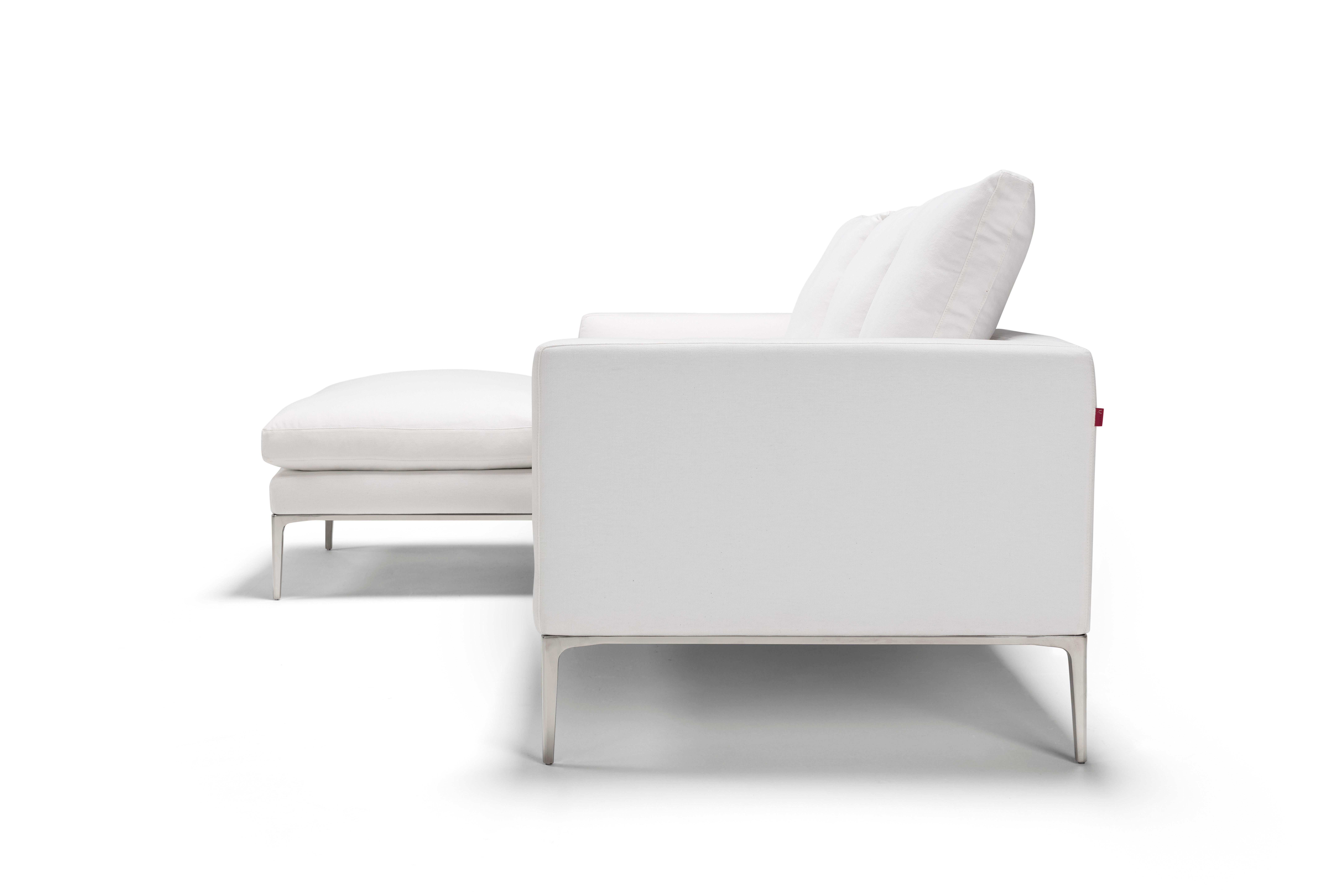 Italian Amura 'Leonard' Chaise Lounge Sofa in White Fabric by Emanuel Gargano For Sale