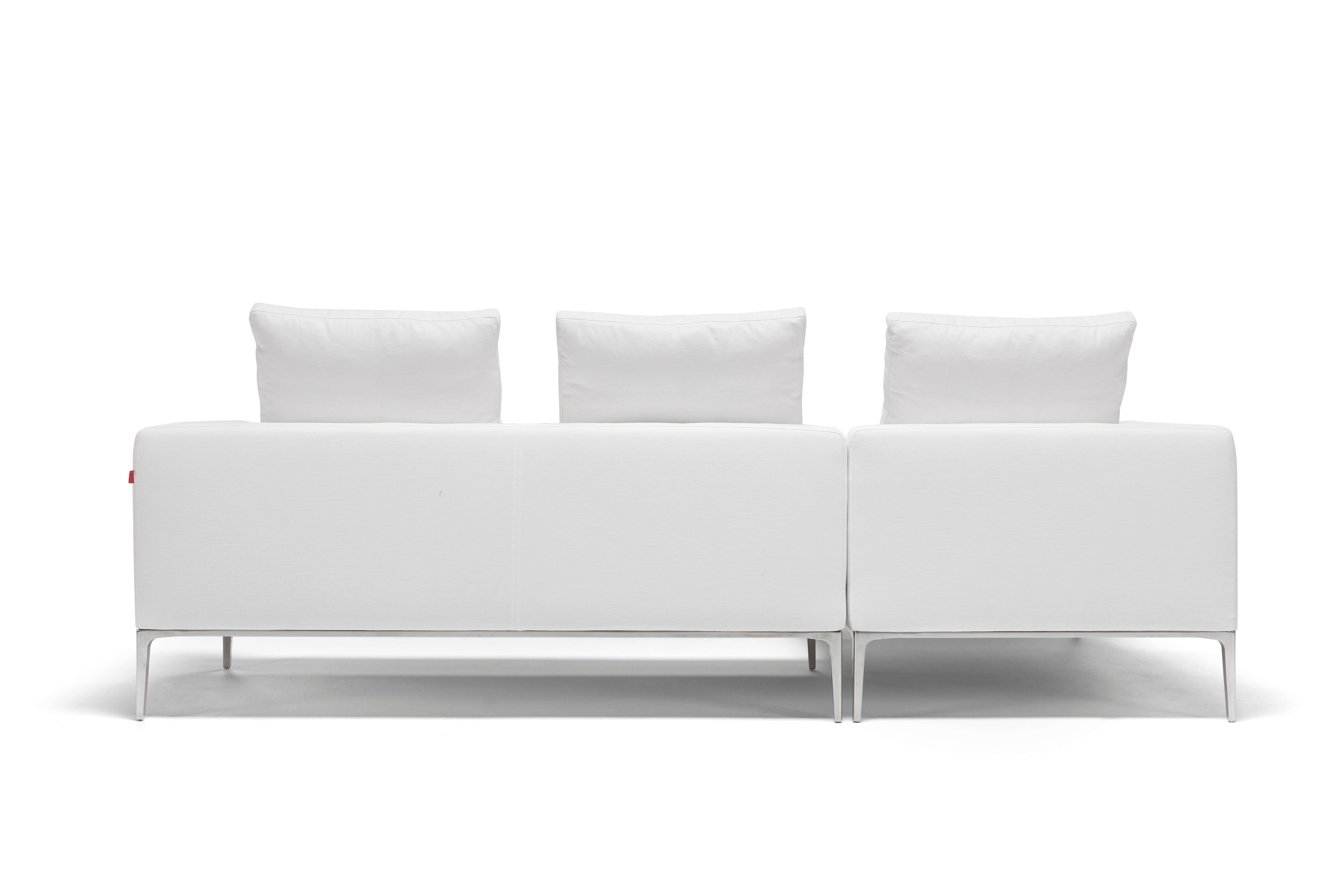 Hand-Crafted Amura 'Leonard' Chaise Lounge Sofa in White Fabric by Emanuel Gargano For Sale