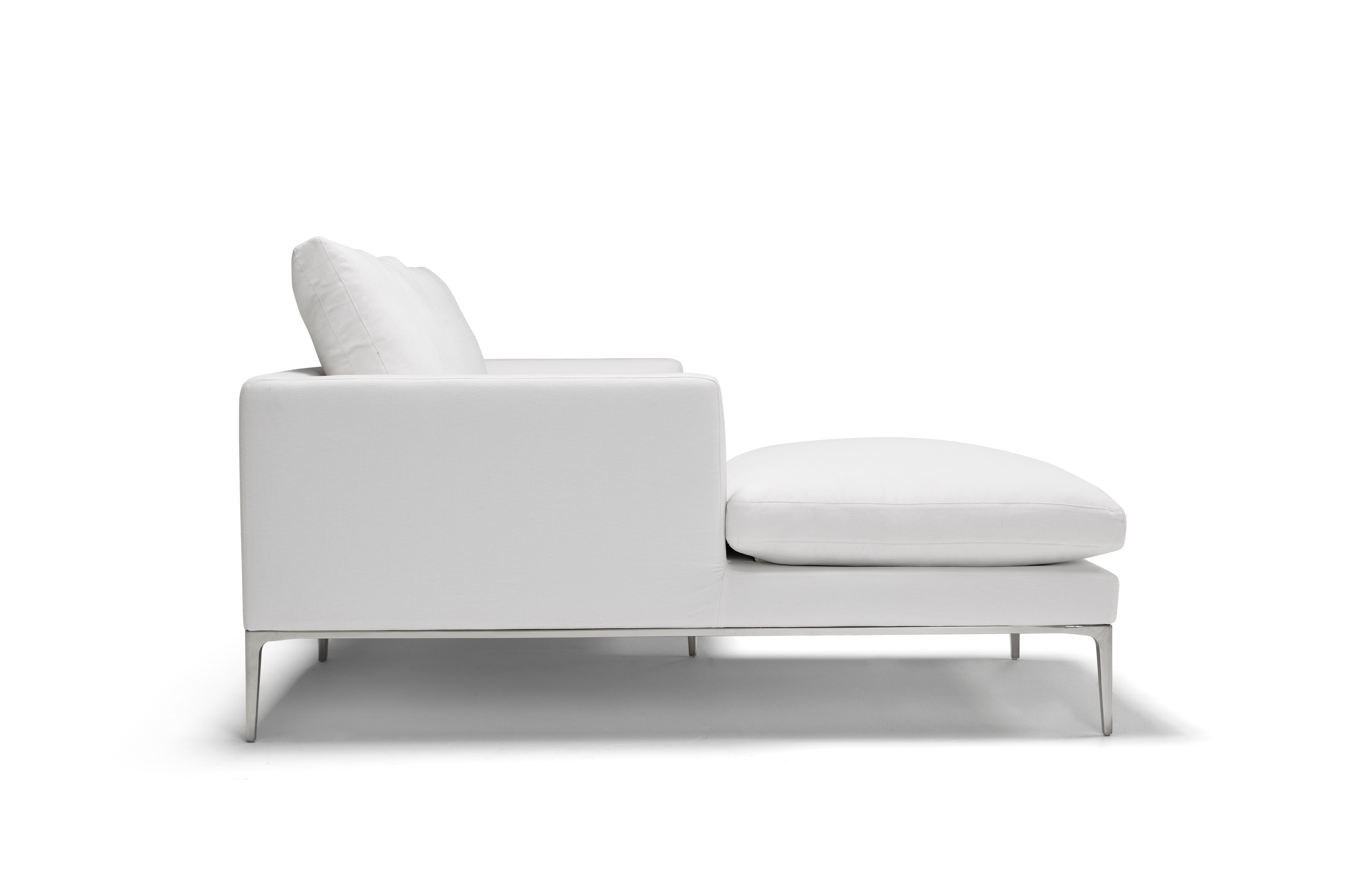 Amura 'Leonard' Chaise Lounge Sofa in White Fabric by Emanuel Gargano In New Condition For Sale In GRUMO APPULA (BA), IT