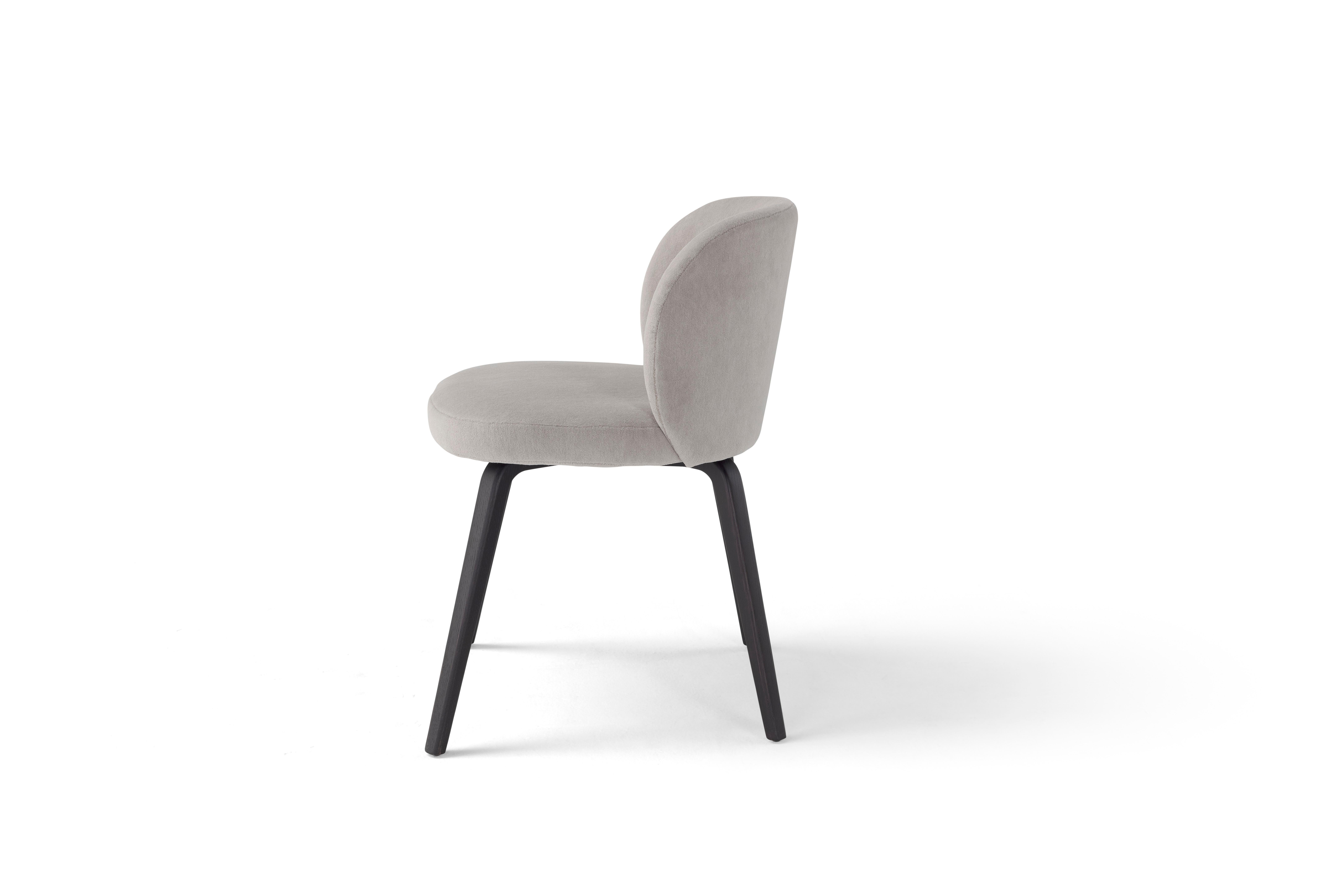 Modern Amura Monnalisa Dining Chair in Grey Velvet and Dark Oak Base by Amuralab For Sale