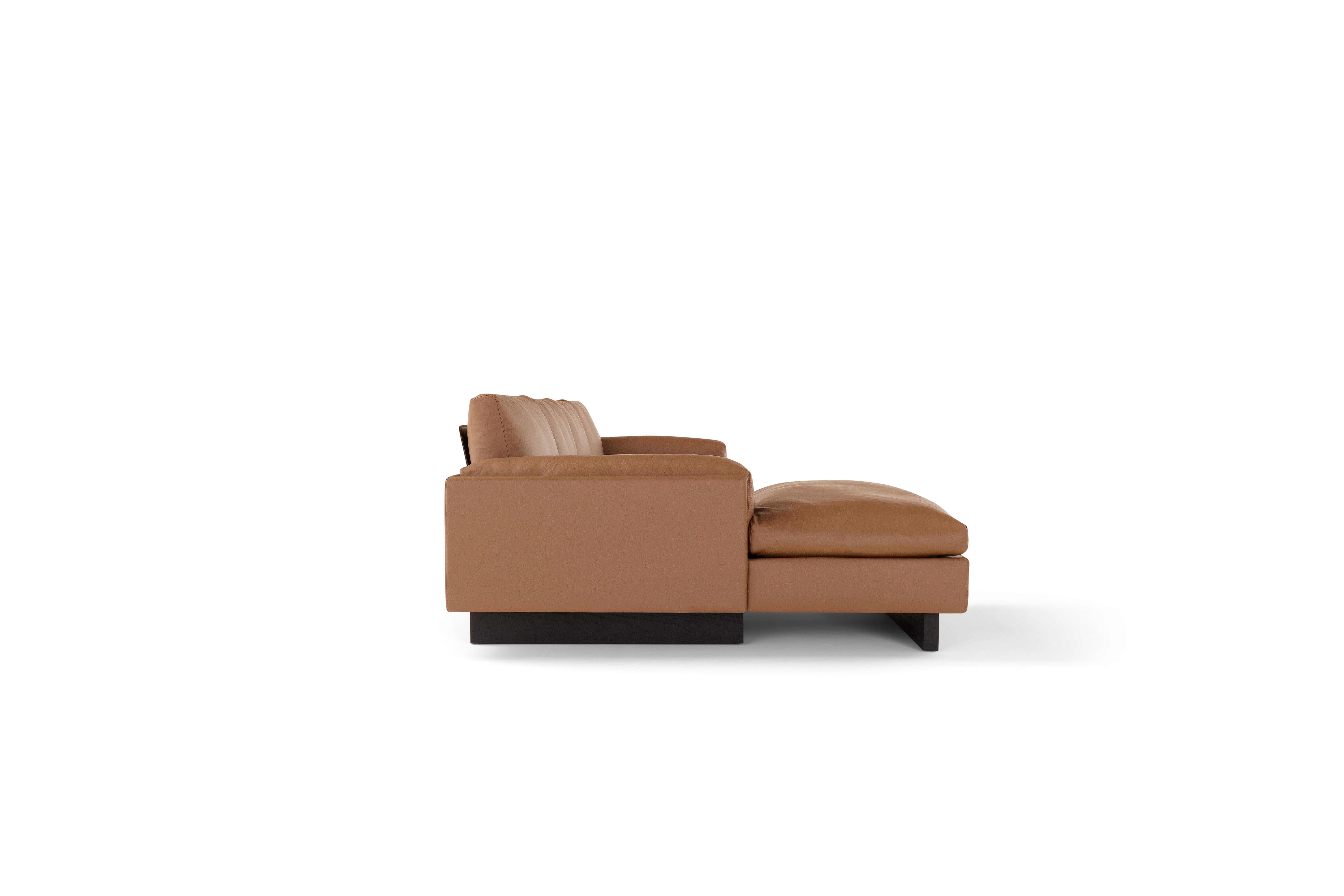 Amura 'Tau' Sofa aus hellbraunem Leder von Emanuel Gargano (Moderne) im Angebot