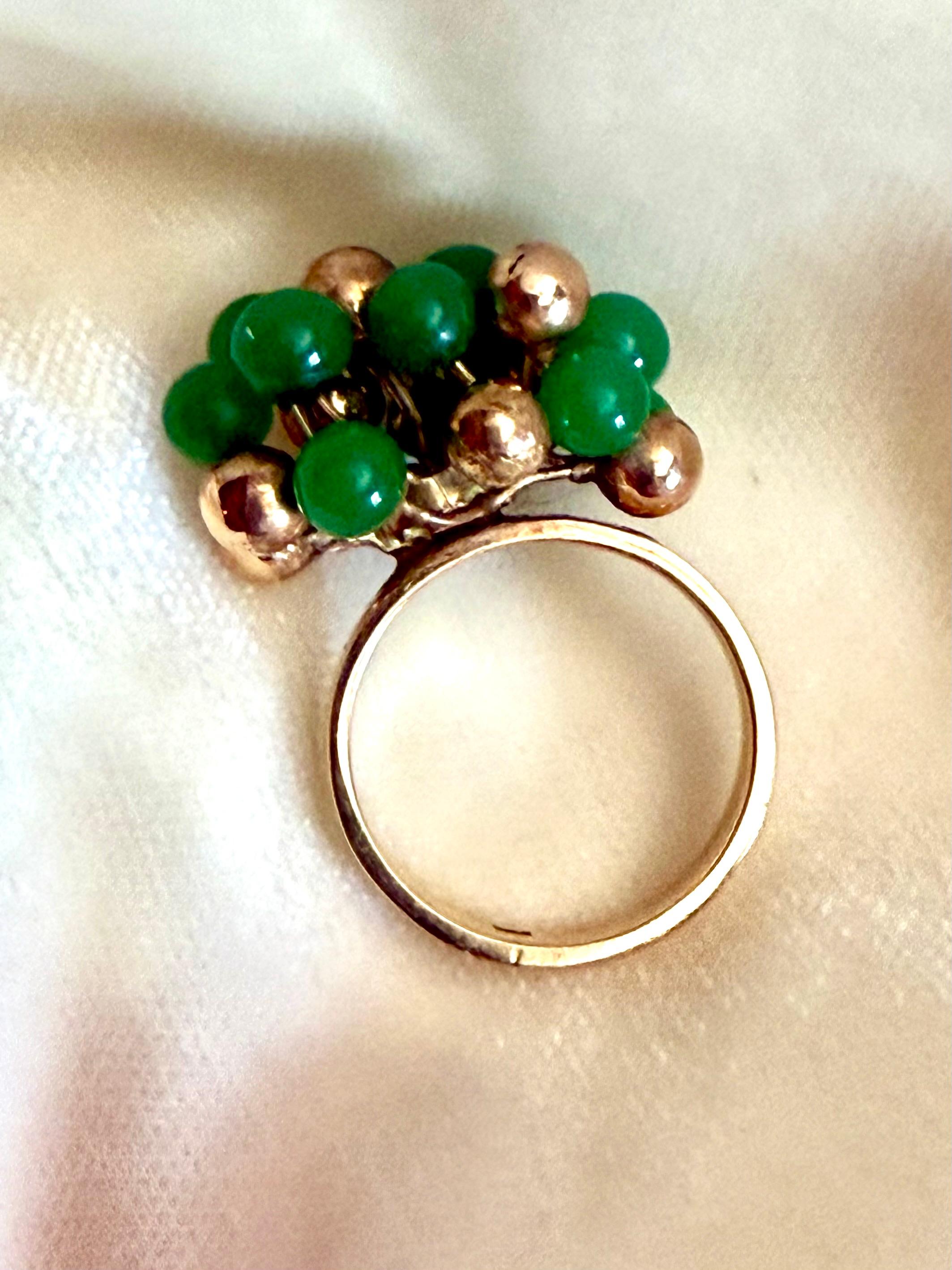 Un divertente anello in oro e crisoprasio in vendita 2