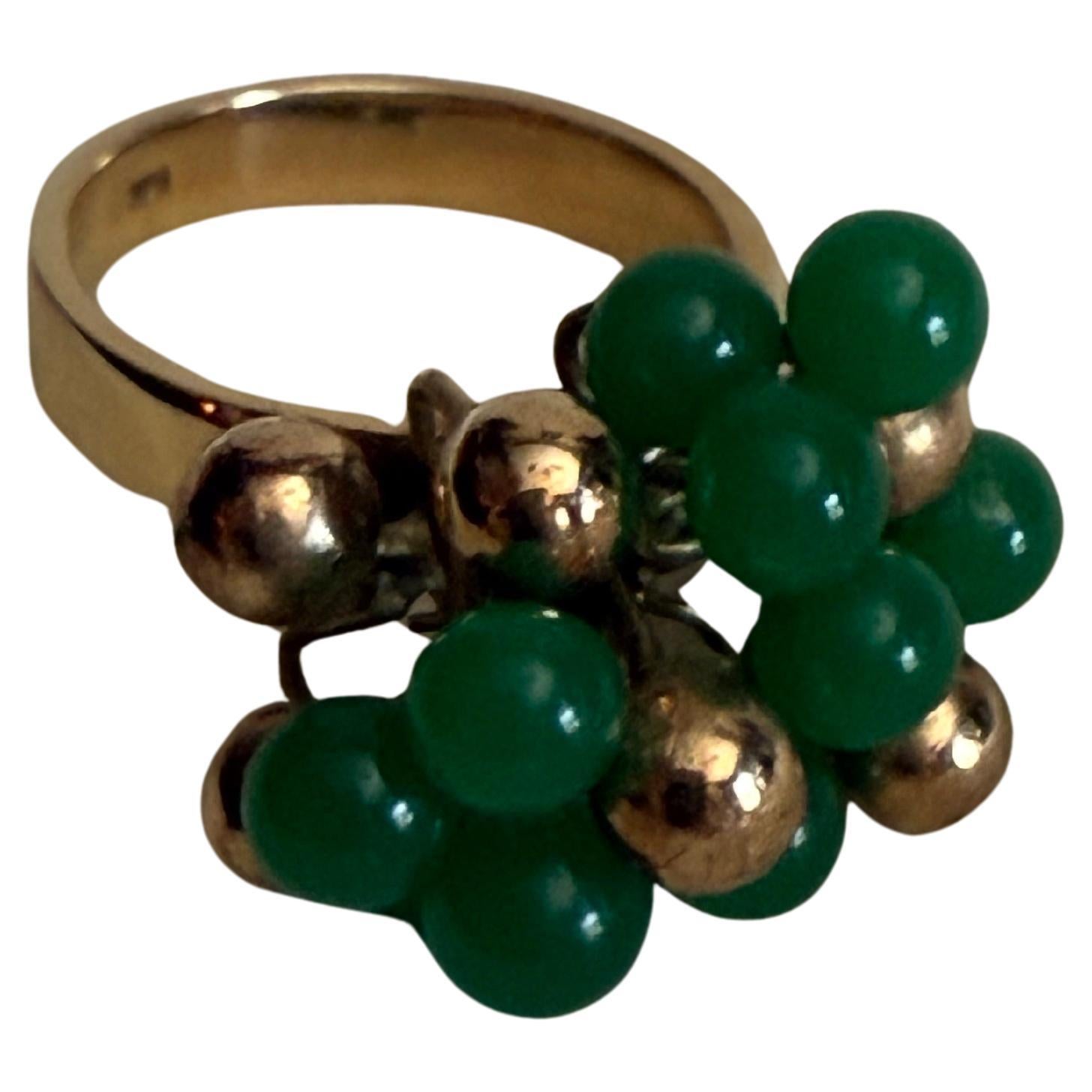 Amüsanter Ring aus Gold und Chrysopras im Angebot