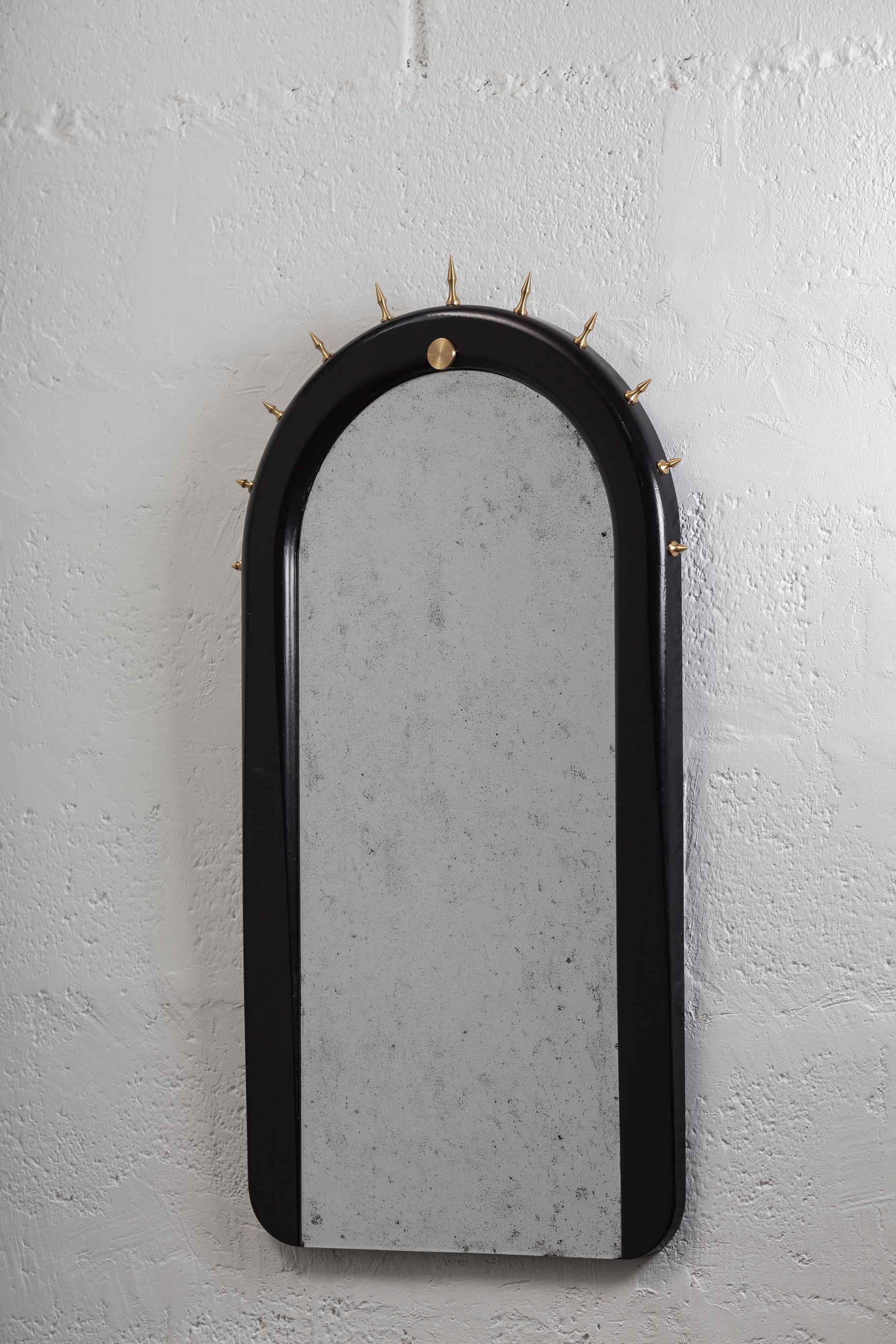 SITIERA_01 Wandspiegel aus Massivholz, Bronze und gealterter Spiegel von ANDEAN, Vorrätig (Moderne) im Angebot