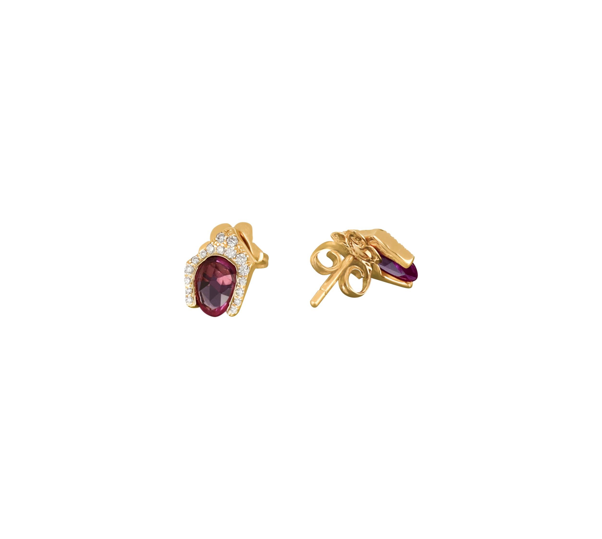 Art Deco Amwaj 18 Karat Rose Gold Arabesque Stud Earrings with Pink Sapphires For Sale