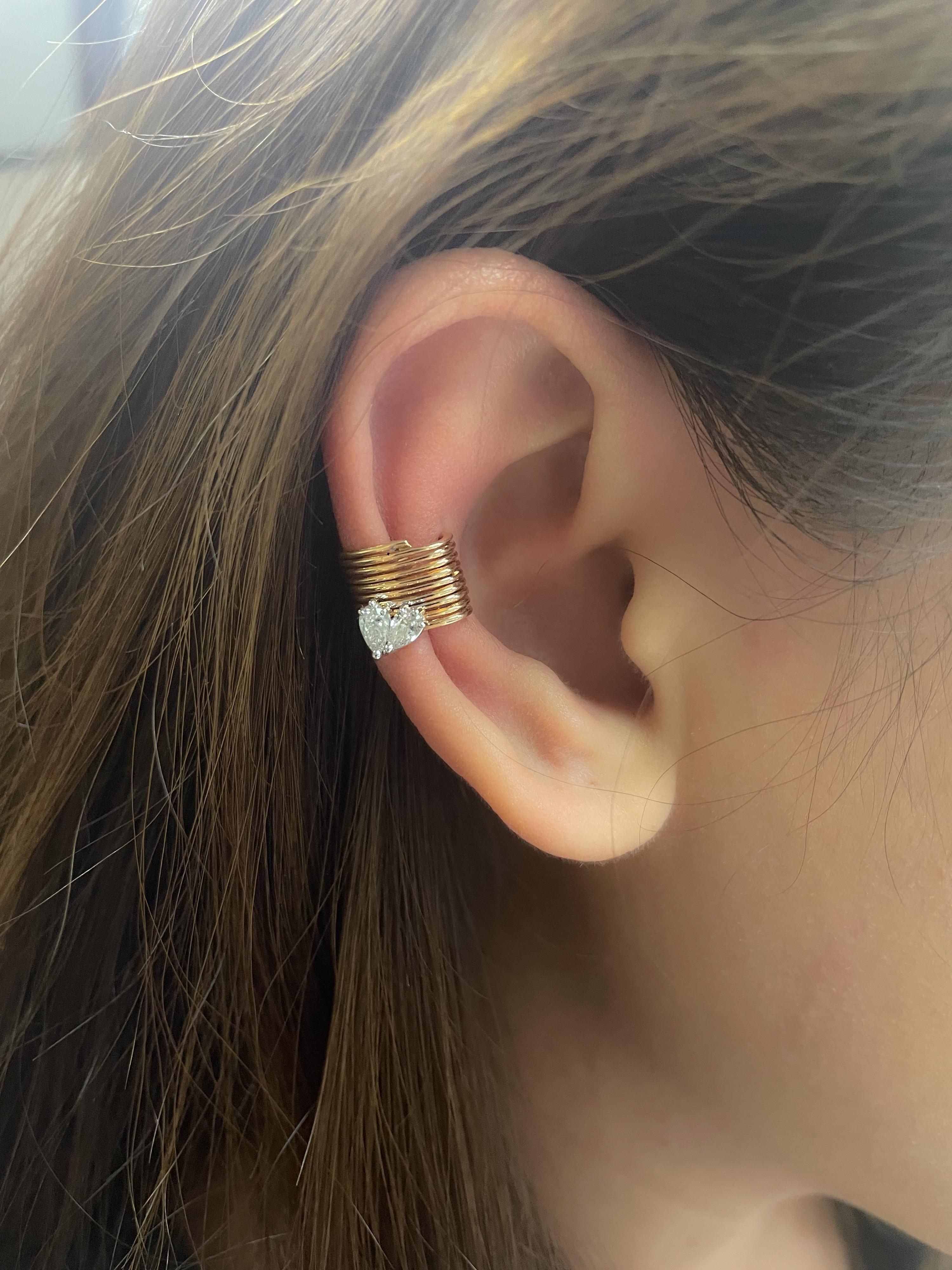 Amwaj 18 Karat Rose Gold Ear Cuff with Pear Cut Diamonds In New Condition For Sale In Abu Dhabi, Abu Dhabi