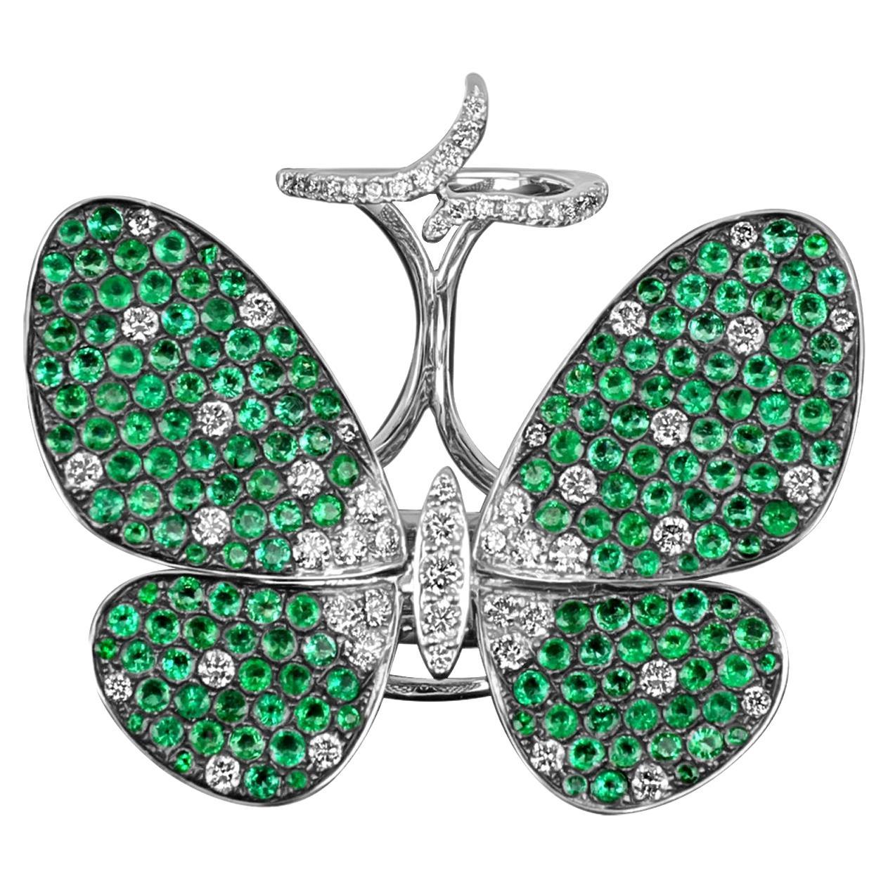 Amwaj Bague papillon en or blanc 18 carats avec saphirs verts et diamants en vente