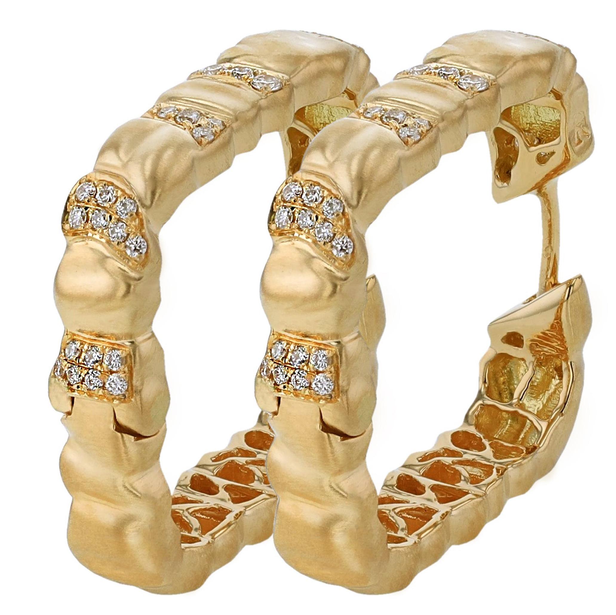 Amwaj Boucles d'oreilles carrées en or jaune 18 carats avec diamants