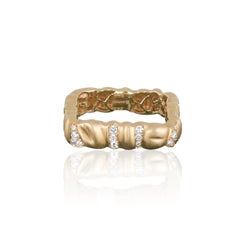 Amwaj 18 Karat Yellow Gold Square Ring with Diamonds