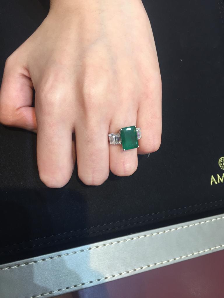 Emerald Cut Amwaj Jewellery 18 Karat White Gold Ring with Emerald and Diamond For Sale