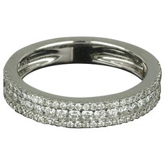 Anillo de oro blanco de 18 quilates con diamante redondo de Amwaj Jewellery