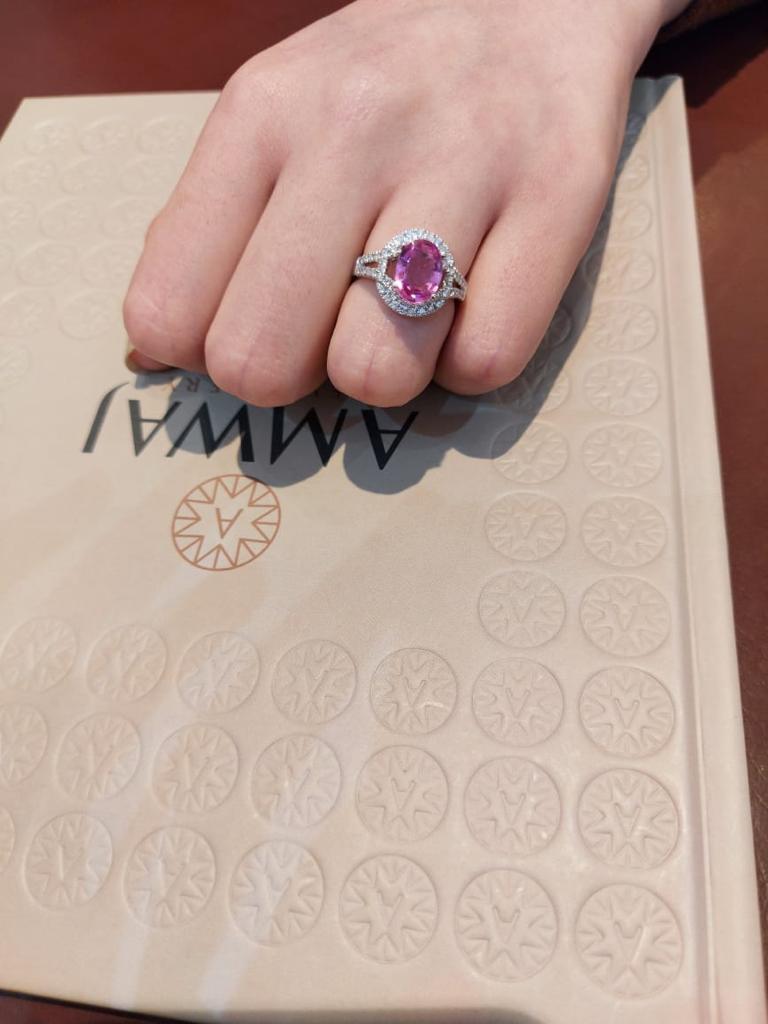 Women's Amwaj Jewellery 18 Karat White Gold Ring with White Round Cut Diamonds For Sale