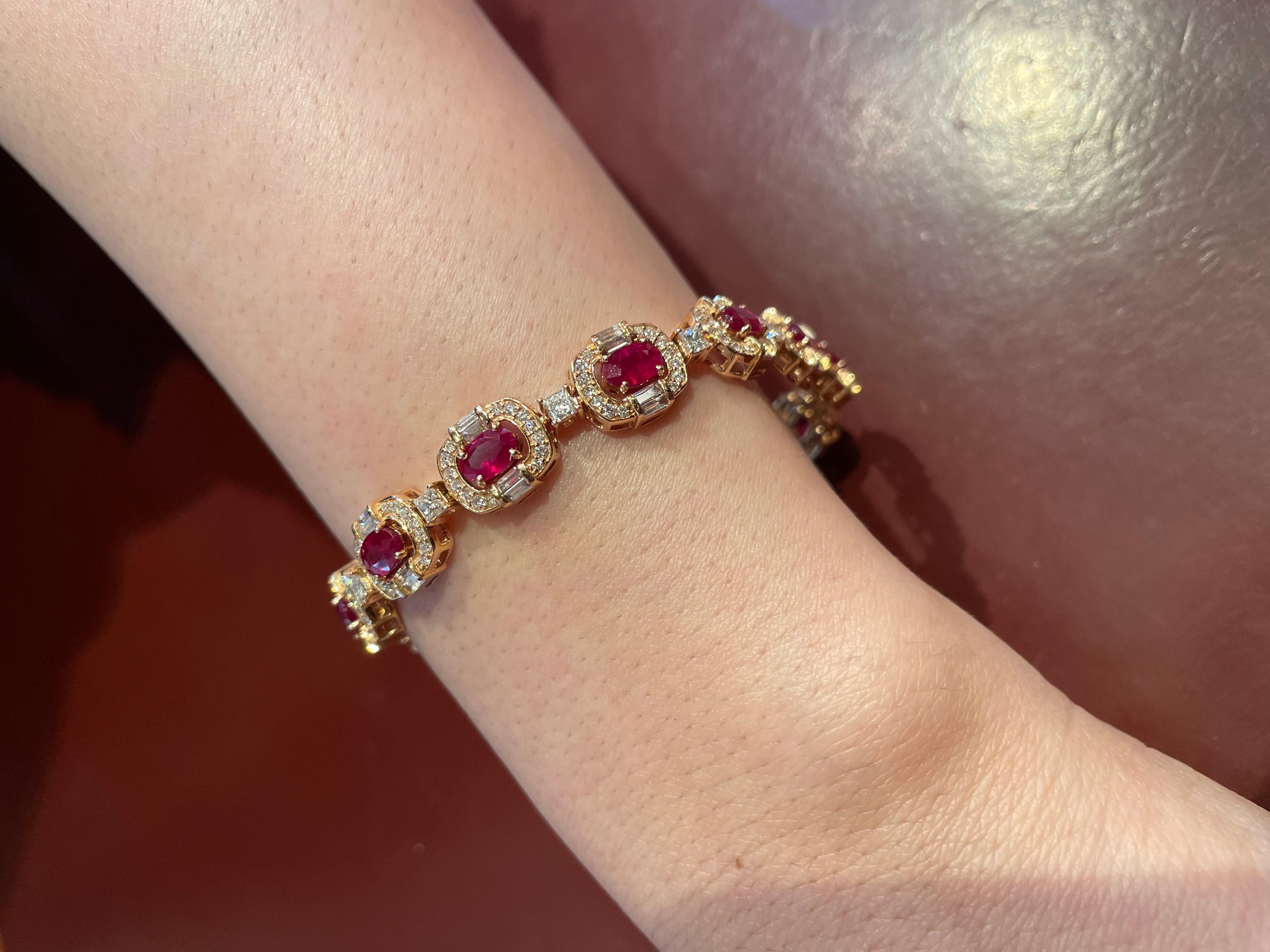 Amwaj Jewellery: 18 Karat Roségold Armband mit rundem, Baguette- und Prinzessinnen-Diamant (Art déco) im Angebot