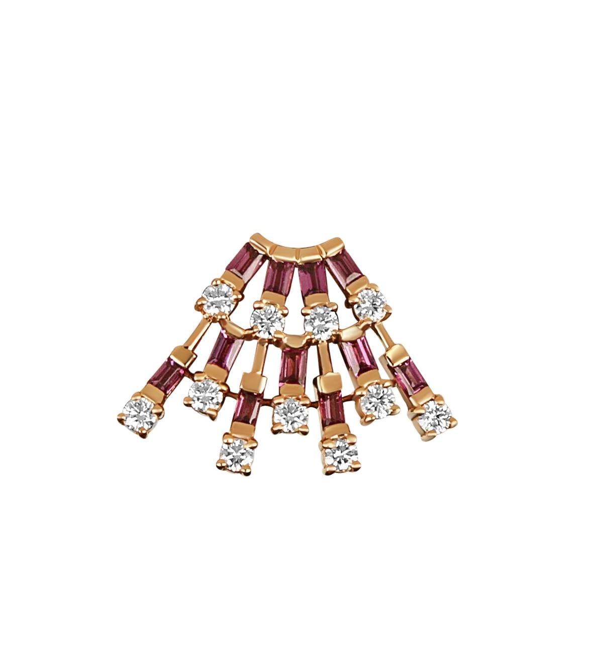 Amwaj Jewellery Orecchino in oro rosa 18K con rodolite e diamanti rotondi. In condizioni Nuovo in vendita a Abu Dhabi, Abu Dhabi