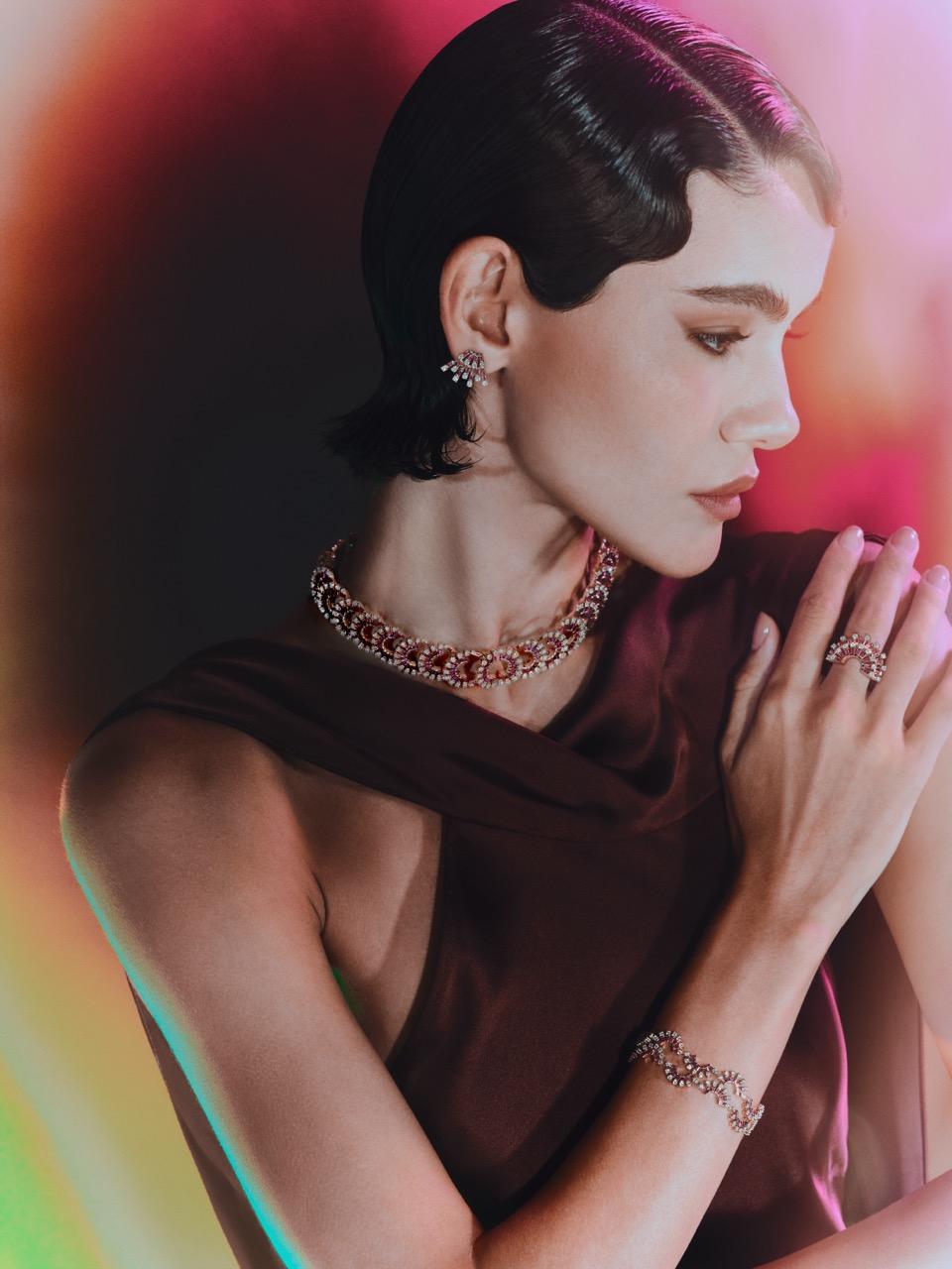 Art Déco Amwaj Jewellery Orecchini in oro rosa 18K con rodolite e diamanti rotondi. in vendita
