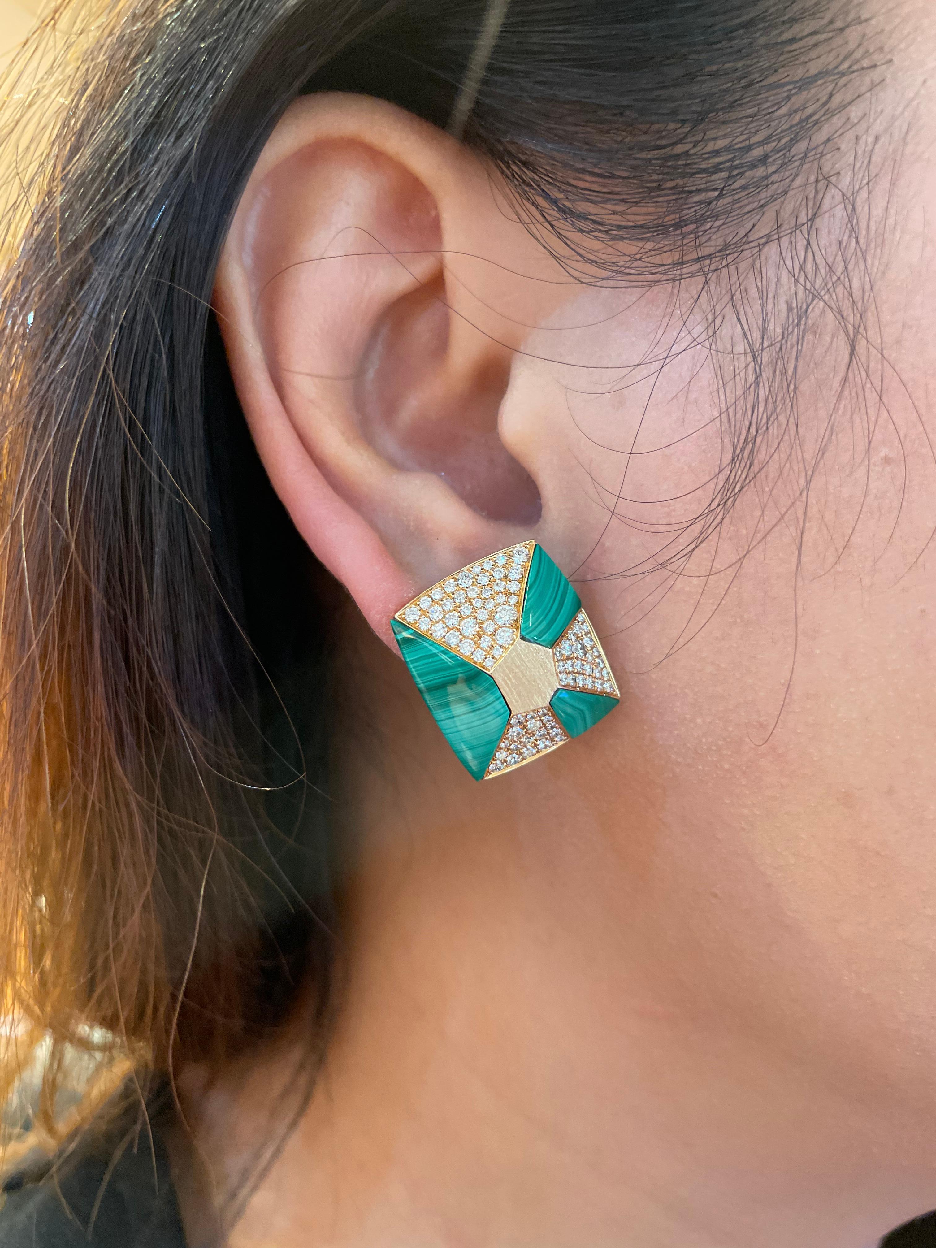 Art déco Amwaj Jewellery Boucles d'oreilles en or rose 18 carats avec malachite et diamants brillants en vente