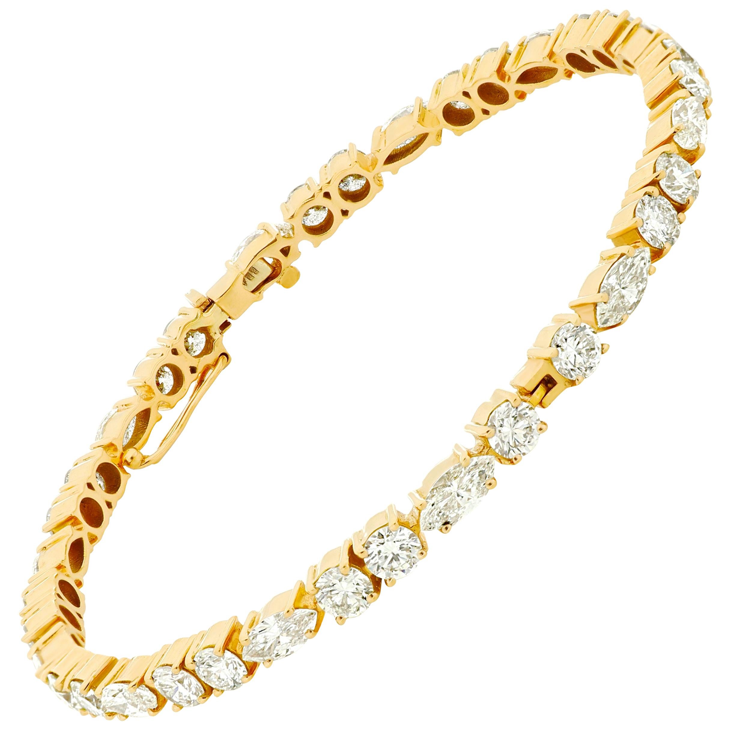 Armreif aus Marquise- und Rundschliff-Diamant vonwaj Jewellery im Angebot
