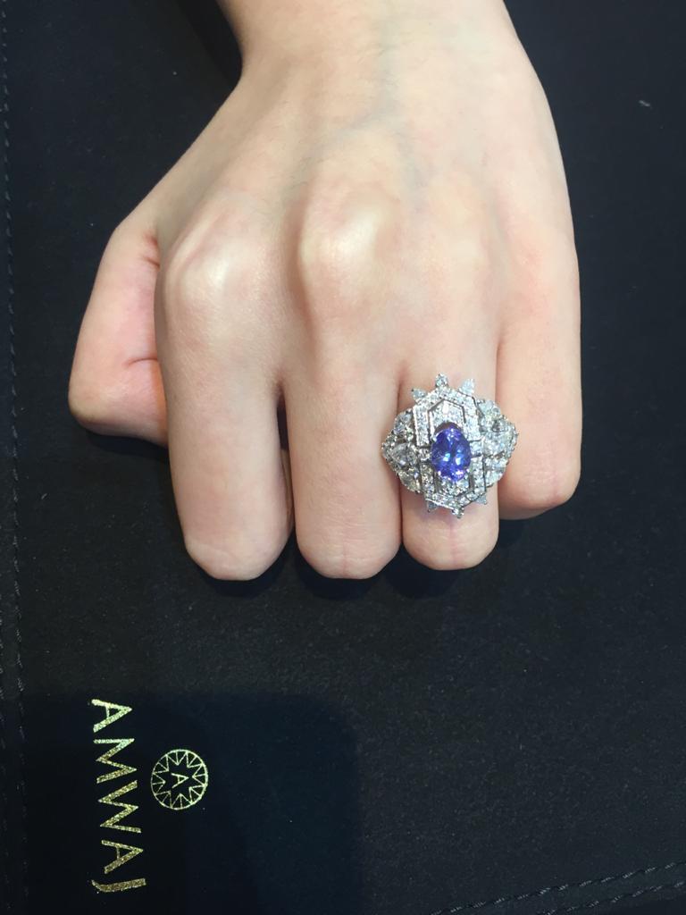 Amwaj Jewellery Marquise and Round Cut Diamond Ring with Tanzanite In New Condition For Sale In Abu Dhabi, Abu Dhabi
