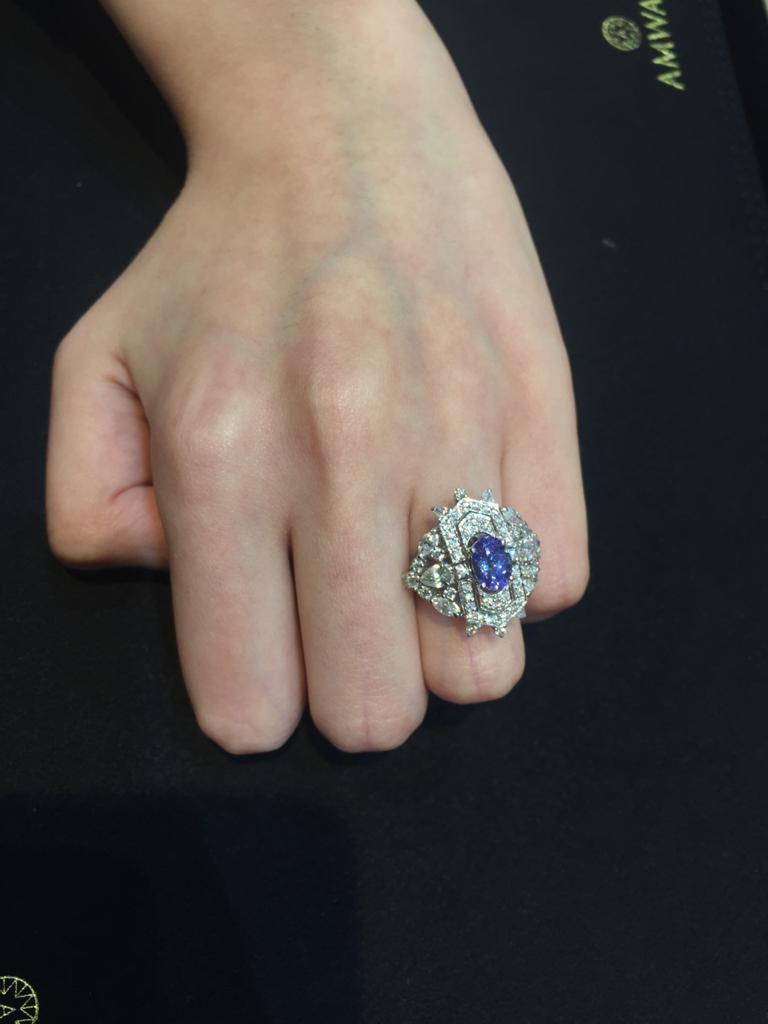 Women's Amwaj Jewellery Marquise and Round Cut Diamond Ring with Tanzanite For Sale