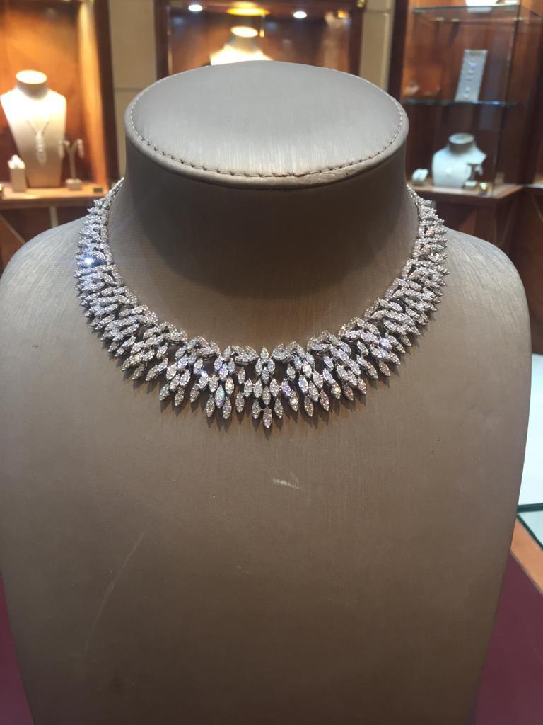 Taille Marquise Amwaj Jewellery Marquise Diamond Illusion serti dans de l'or blanc 18 carats en vente